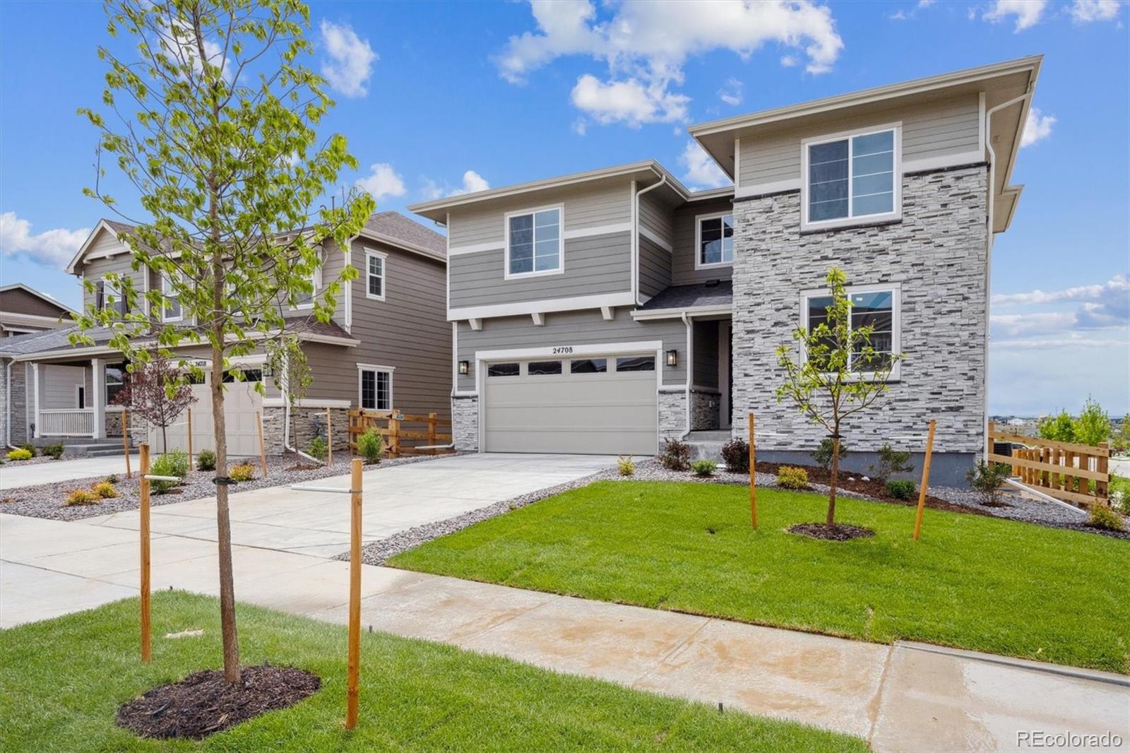Aurora Highlands Aurora Home | MLS #: 643964424708 E 40th Avenue, Aurora Beds: 4 Baths: 4 Price: $769,950