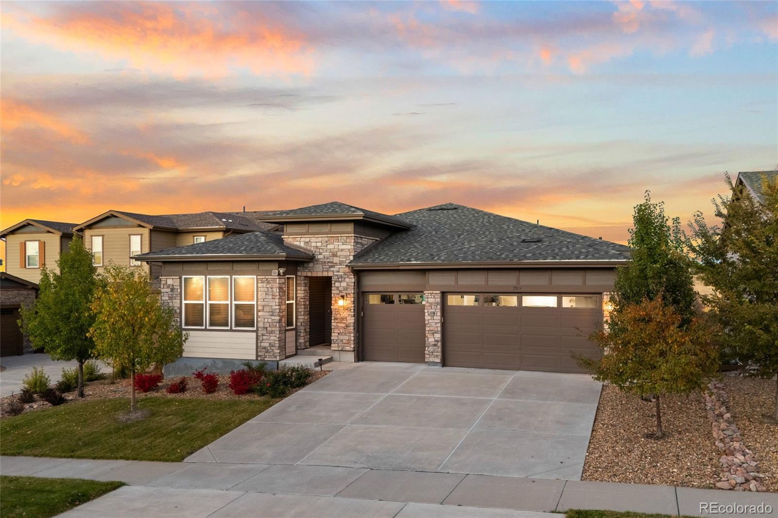 7814 S Grand Baker Court, aurora MLS: 9824626 Beds: 4 Baths: 5 Price: $950,000