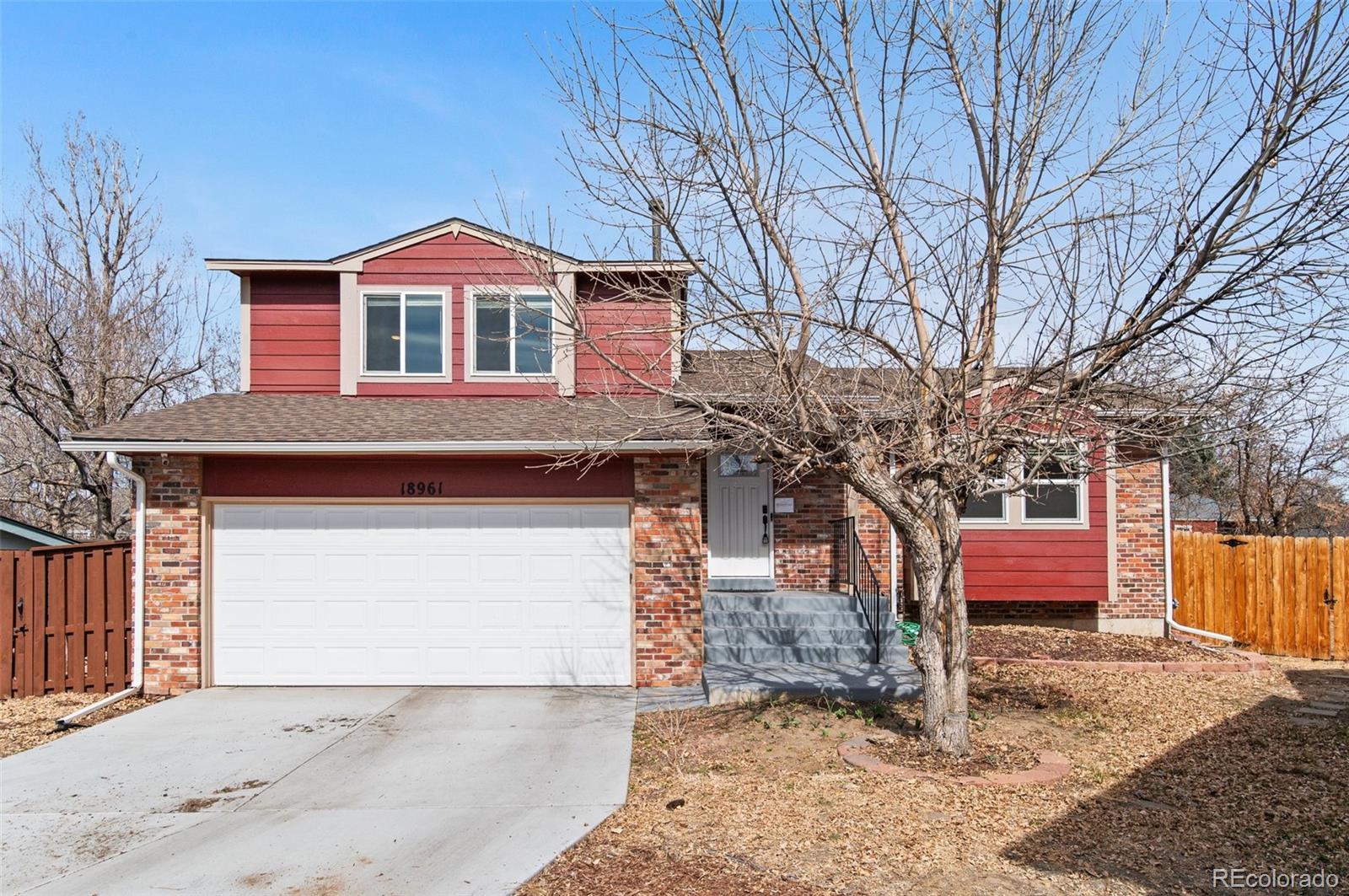 18961 E Chaffee Place, denver MLS: 6767203 Beds: 3 Baths: 3 Price: $510,000
