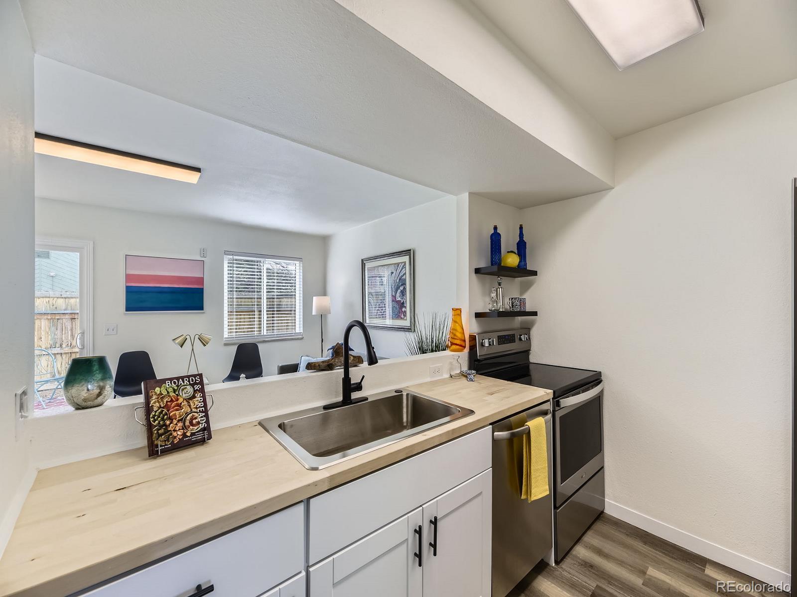 Buckingham Oaks Aurora Condo / Townhome | MLS #: 867352812172 E Kepner Place , Aurora Beds: 4 Baths: 3 Price: $329,000