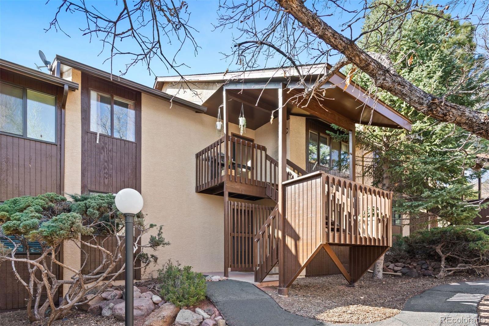 329 el paso boulevard, Manitou Springs sold home. Closed on 2025-05-14 for $356,000.