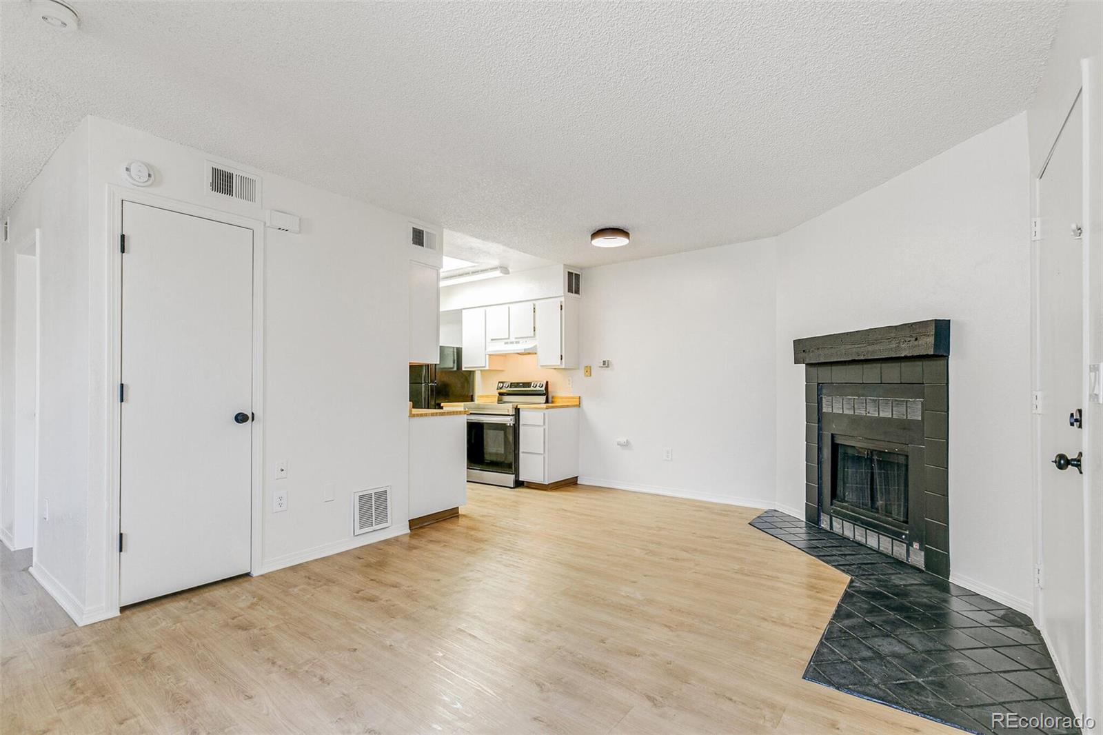 Plaza Del Lago Lakewood Condo / Townhome | MLS #: 41806271820  Newland Court 313, Lakewood Beds: 1 Baths: 1 Price: $165,000
