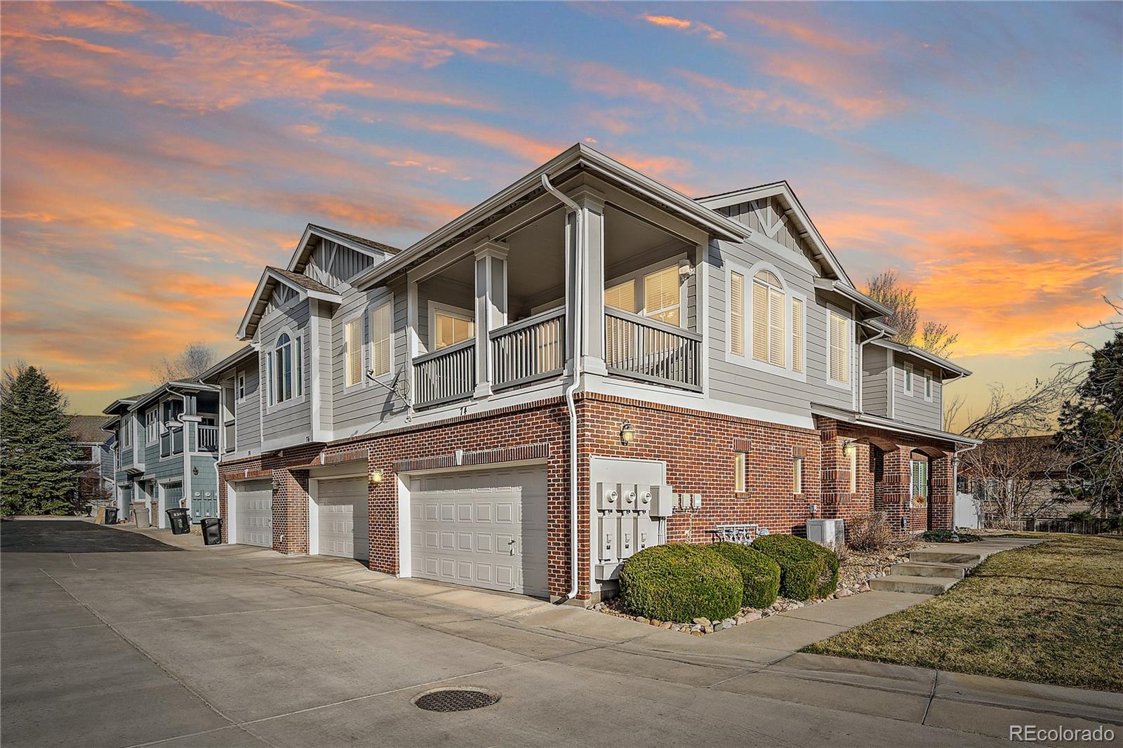 74  Whitehaven Circle , Highlands Ranch  MLS: 3751829 Beds: 2 Baths: 2 Price: $485,000