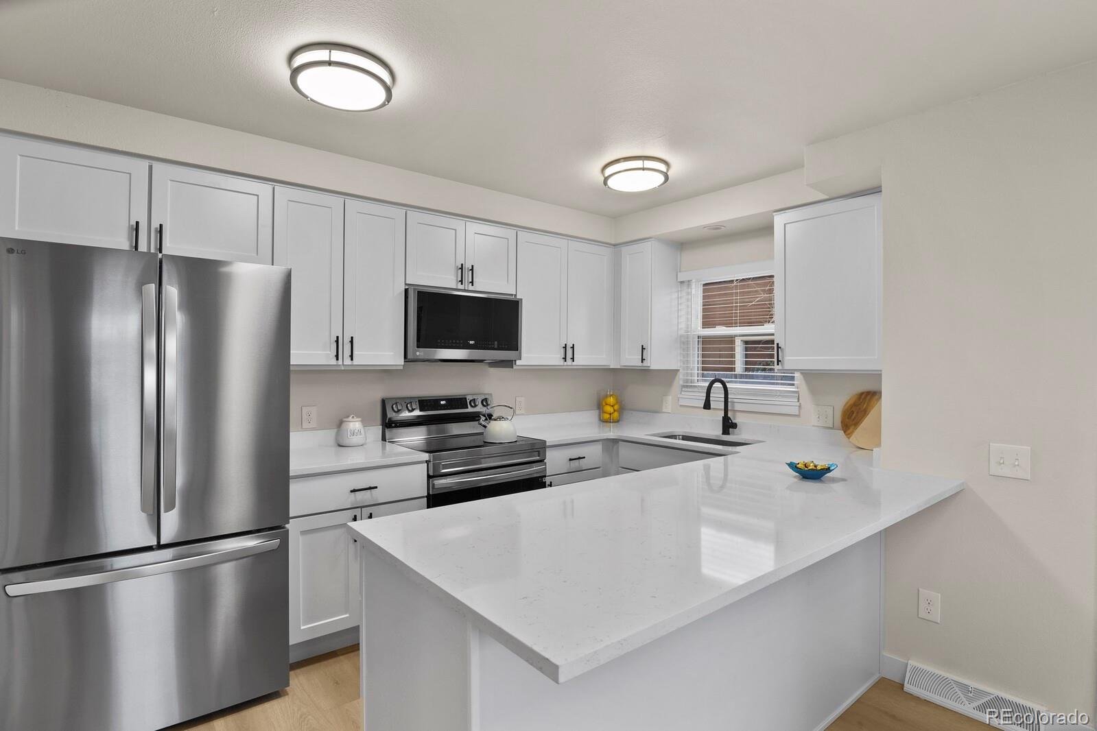 14585 W 32nd Avenue, golden MLS: 7945139 Beds: 3 Baths: 3 Price: $585,000