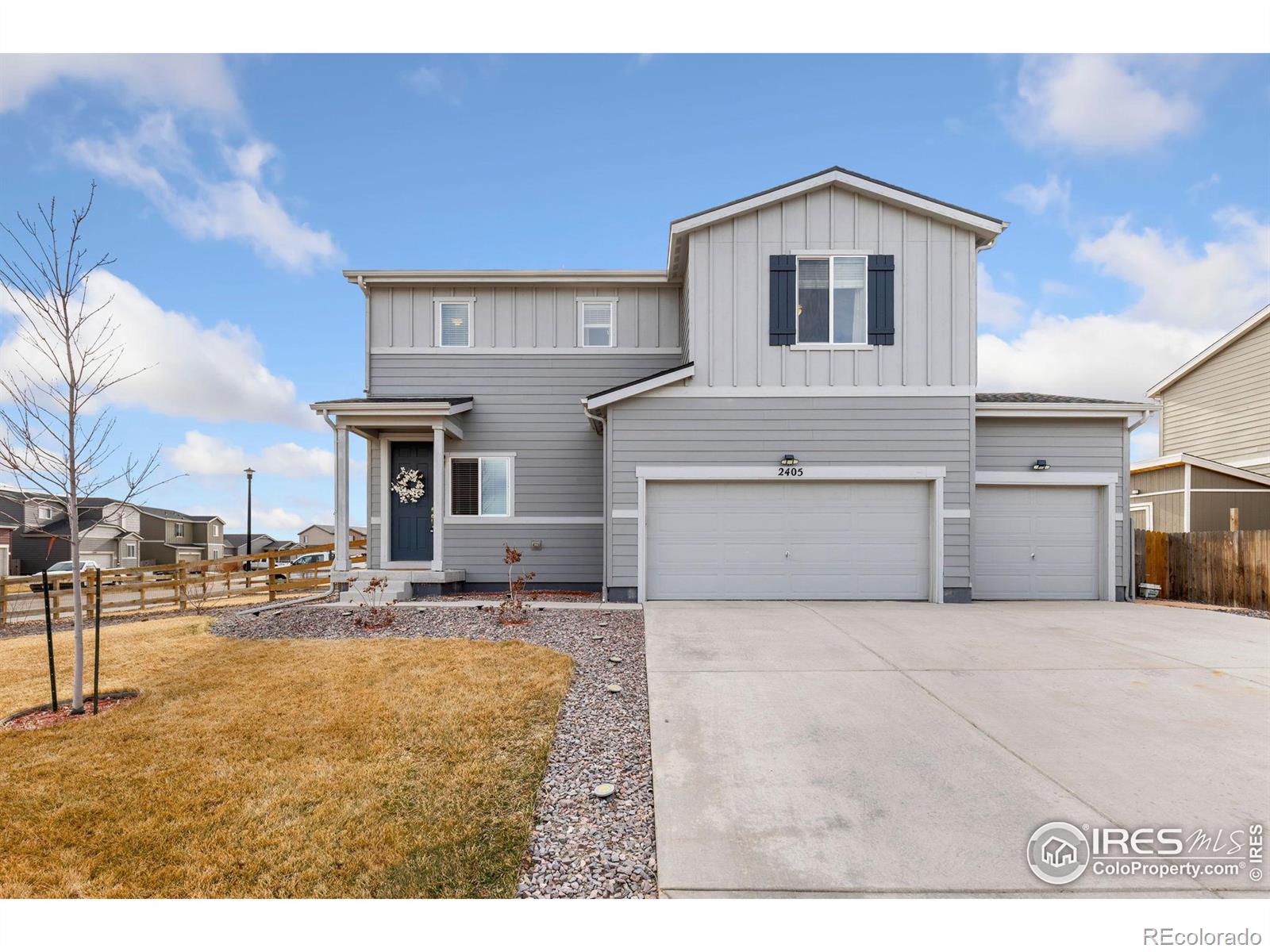 2405  Horse Shoe Circle, fort lupton MLS: 4567891028597 Beds: 3 Baths: 3 Price: $500,000