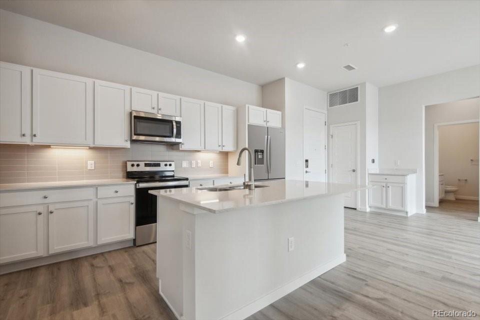 487 interlocken boulevard, broomfield sold home. Closed on 2025-05-30 for $400,000.
