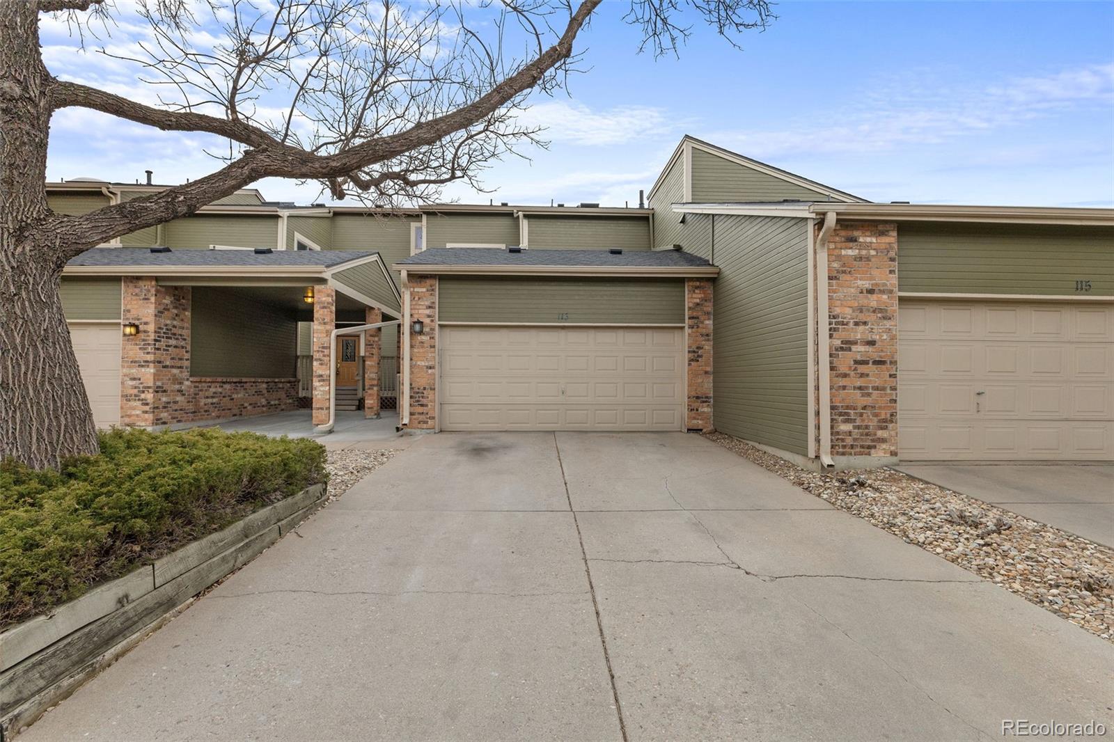 4825 S Ammons Street 113, Littleton  MLS: 8929699 Beds: 3 Baths: 3 Price: $449,900