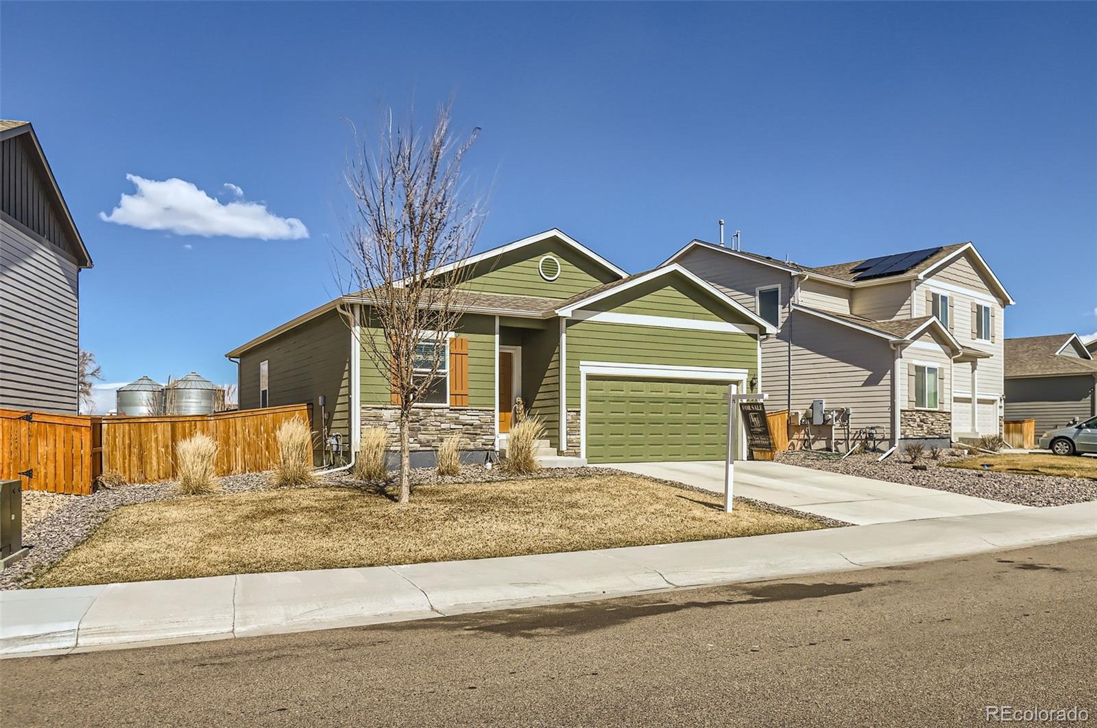 991  Ouzel Falls Road, severance MLS: 4649502 Beds: 3 Baths: 2 Price: $430,000