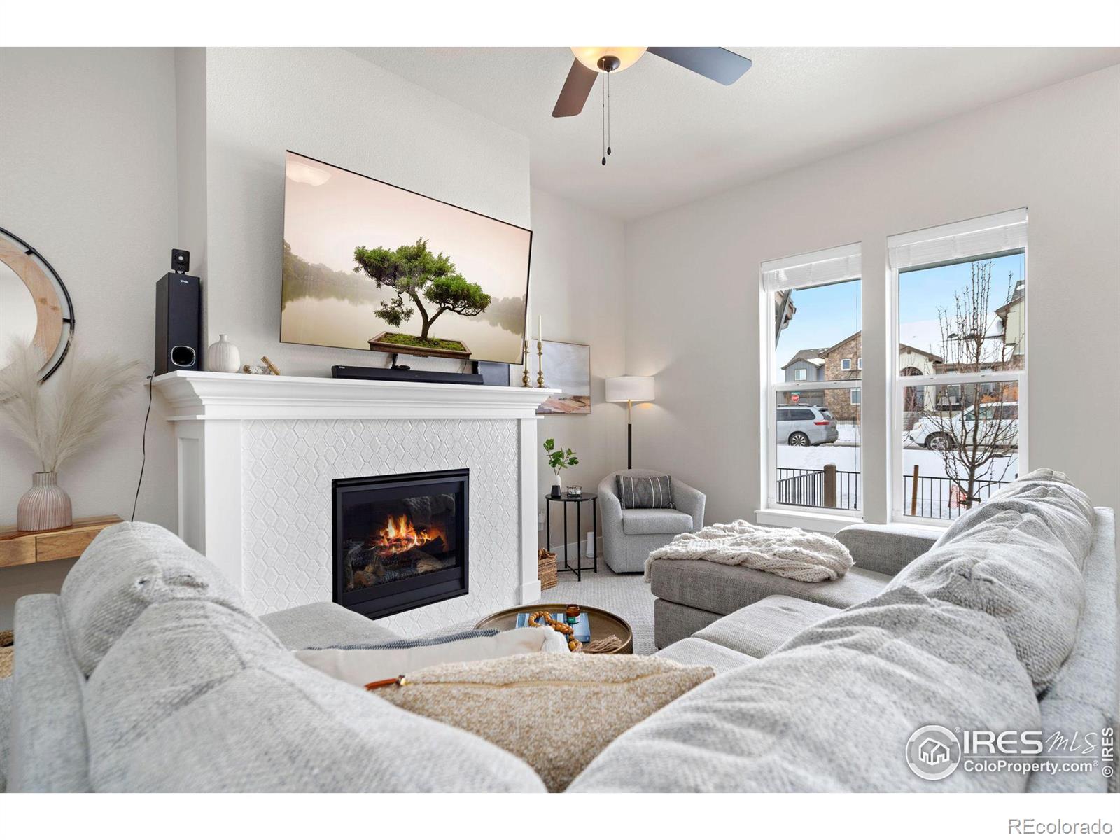 6243  Vernazza Way, windsor MLS: 4567891028916 Beds: 2 Baths: 3 Price: $525,000