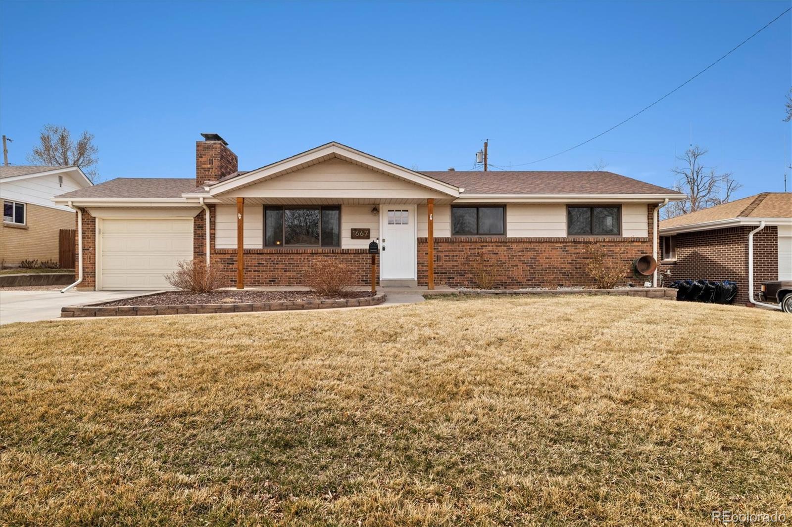 1667 S Balsam Court, lakewood MLS: 9378621 Beds: 3 Baths: 2 Price: $635,000
