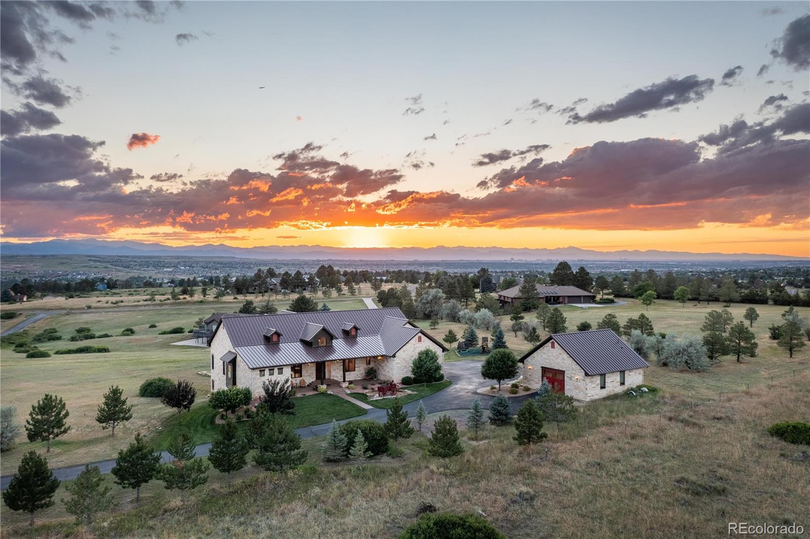 8456 n sundown trail, Parker sold home. Closed on 2025-06-23 for $1,955,000.