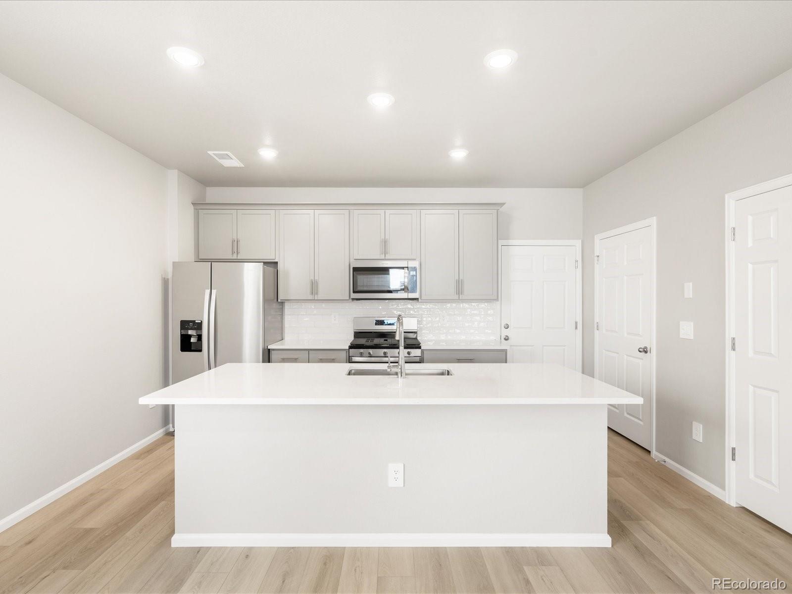 Horizon Uptown Aurora Home | MLS #: 8025036764 N Tempe Street, Aurora Beds: 3 Baths: 3 Price: $449,990