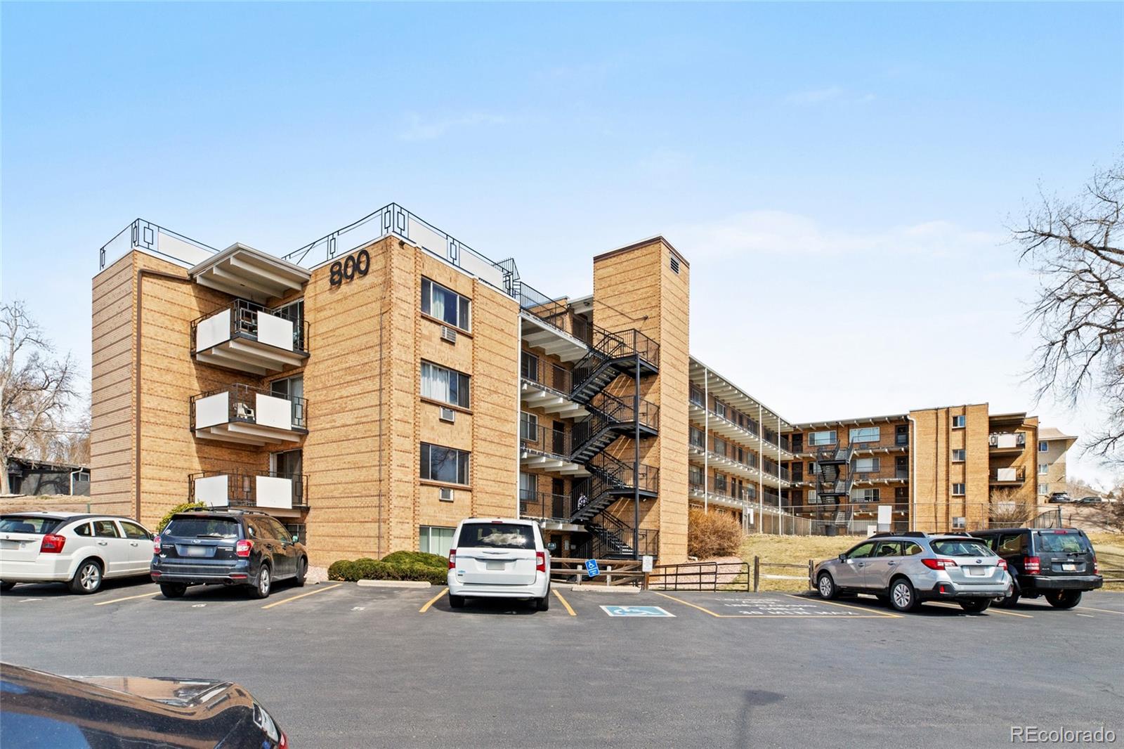  Englewood Condo / Townhome | MLS #: 3733834800 W Belleview Avenue 201, Englewood Beds: 2 Baths: 1 Price: $200,000