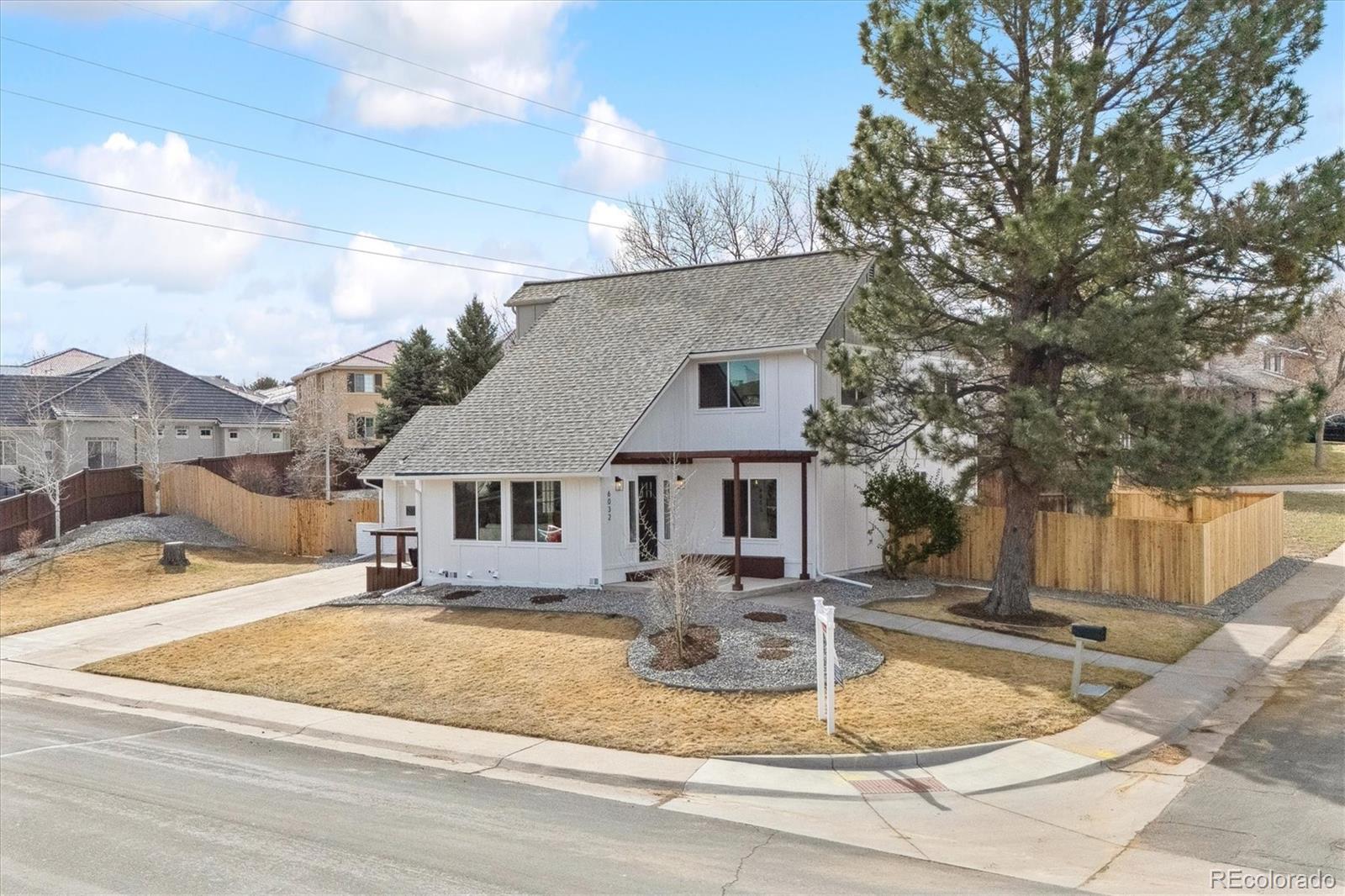 6032 S Newport Street, centennial MLS: 8922201 Beds: 5 Baths: 4 Price: $975,000