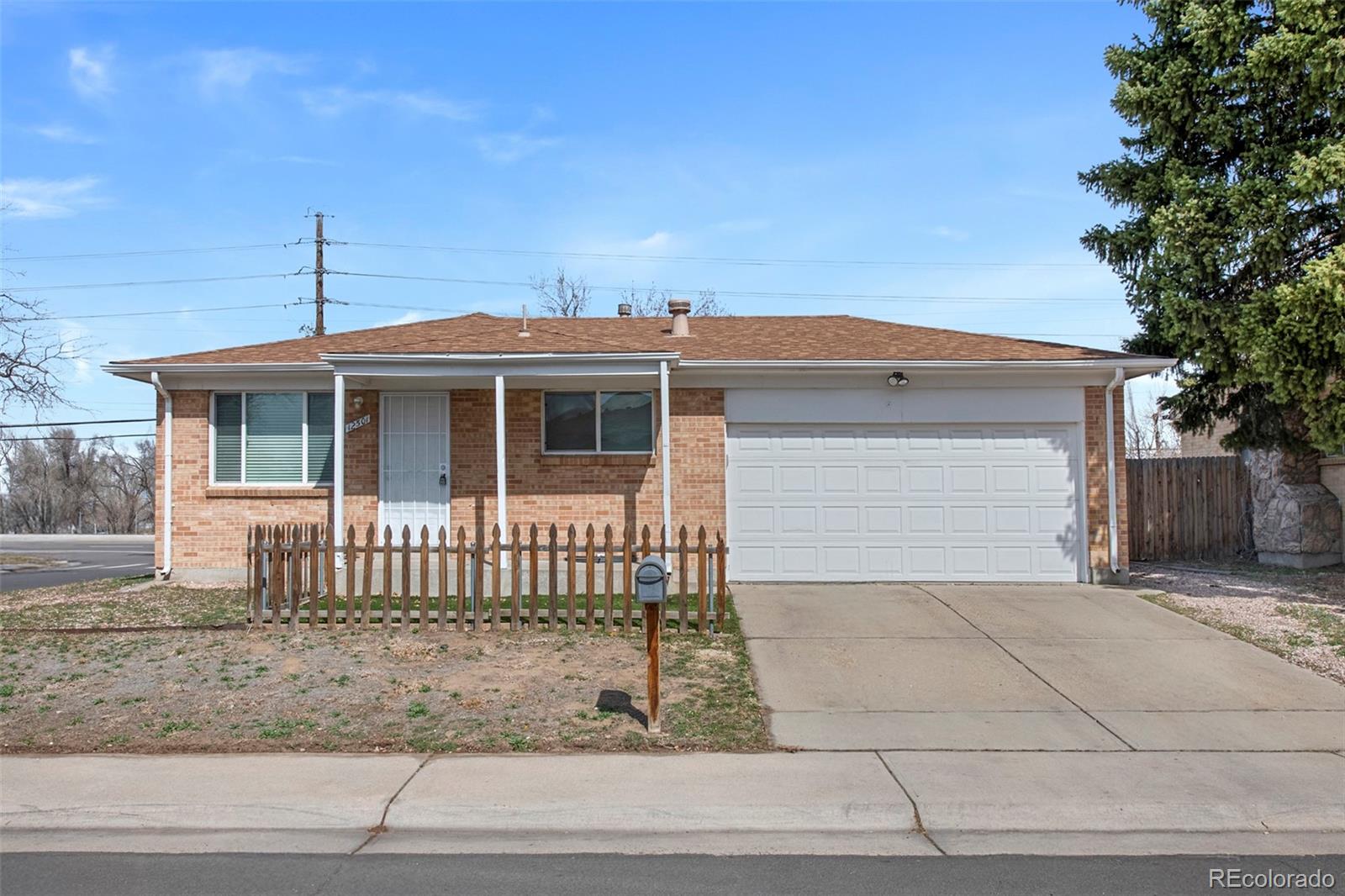 12501  Randolph Place, denver MLS: 3031829 Beds: 5 Baths: 3 Price: $499,000