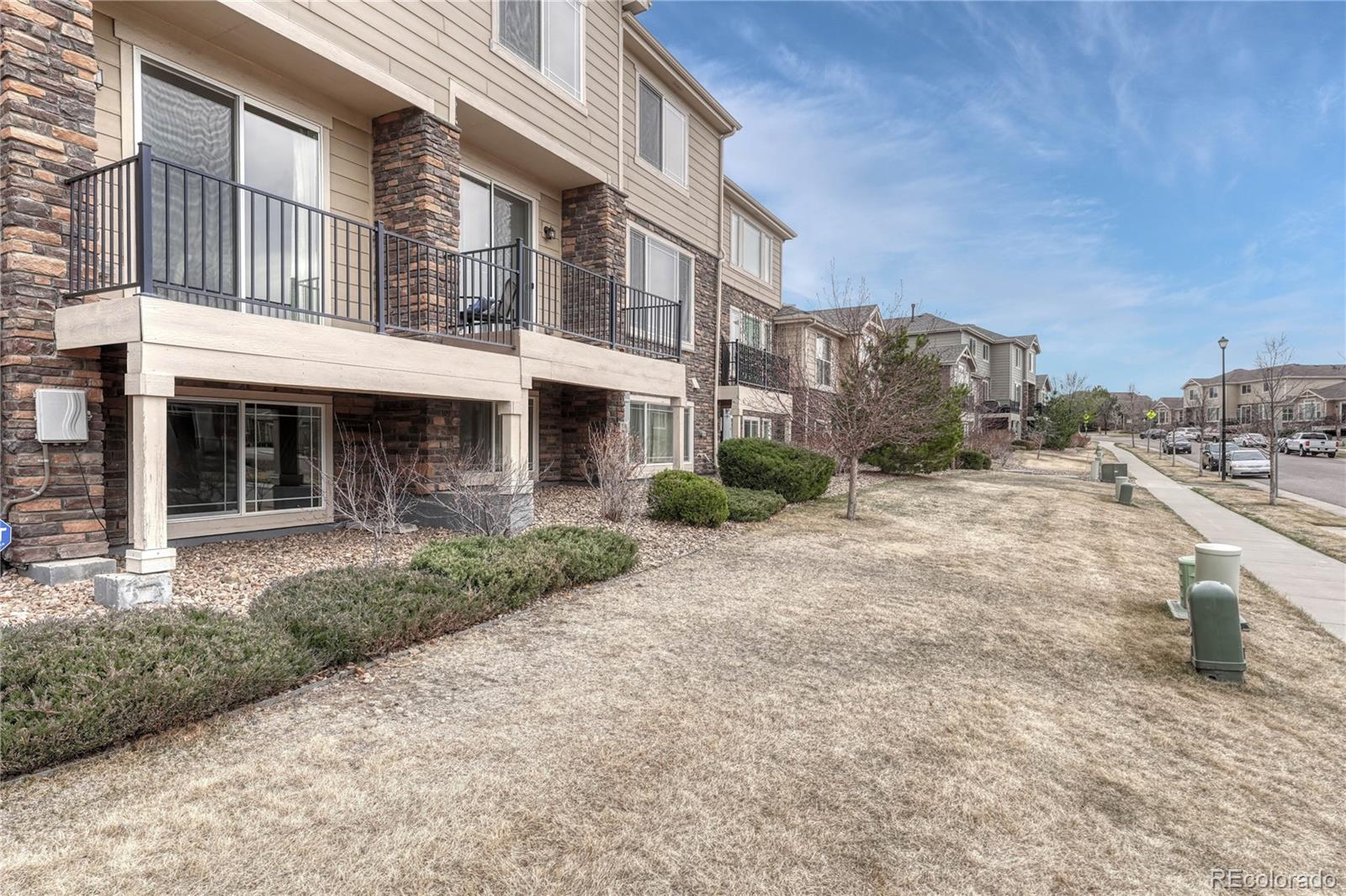14902 E Poundstone Drive, aurora MLS: 8240904 Beds: 3 Baths: 3 Price: $509,000