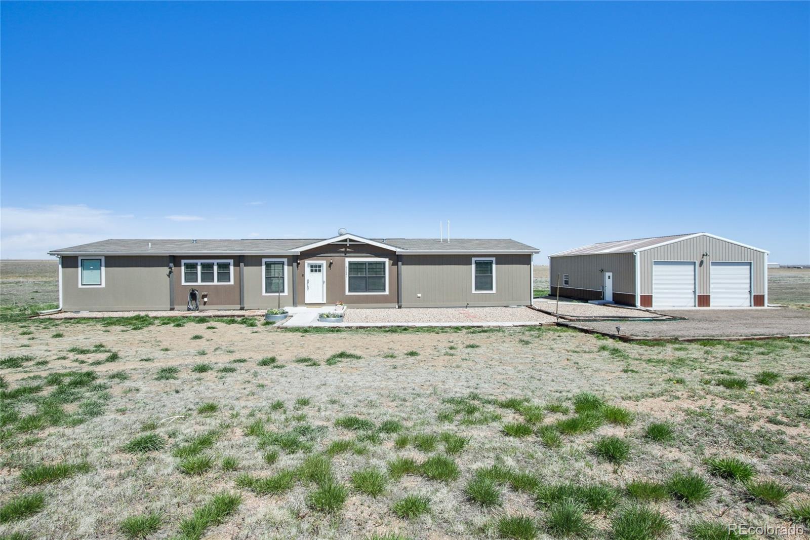 62681 E Hampden Place, byers MLS: 6966759 Beds: 4 Baths: 2 Price: $650,000