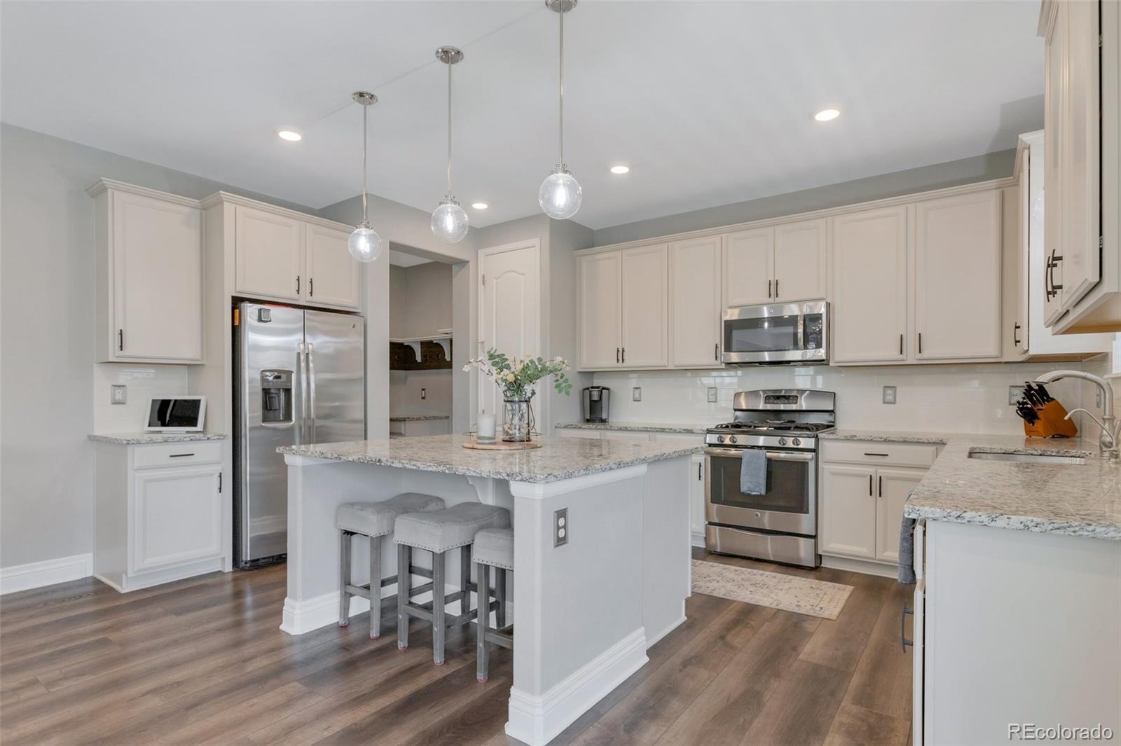 2538  Ambience Lane, castle rock MLS: 4078031 Beds: 5 Baths: 4 Price: $734,500