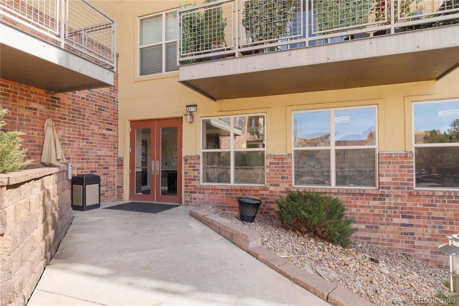 Dry Creek Crossing Englewood Condo / Townhome | MLS #: 81779889079 E Panorama Circle 520, Englewood Beds: 1 Baths: 1 Price: $315,000