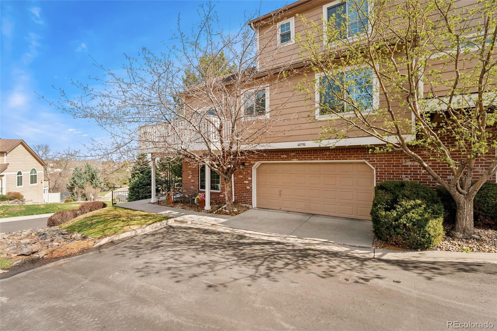 6819 S Webster Street E, Littleton  MLS: 5165073 Beds: 3 Baths: 3 Price: $479,000