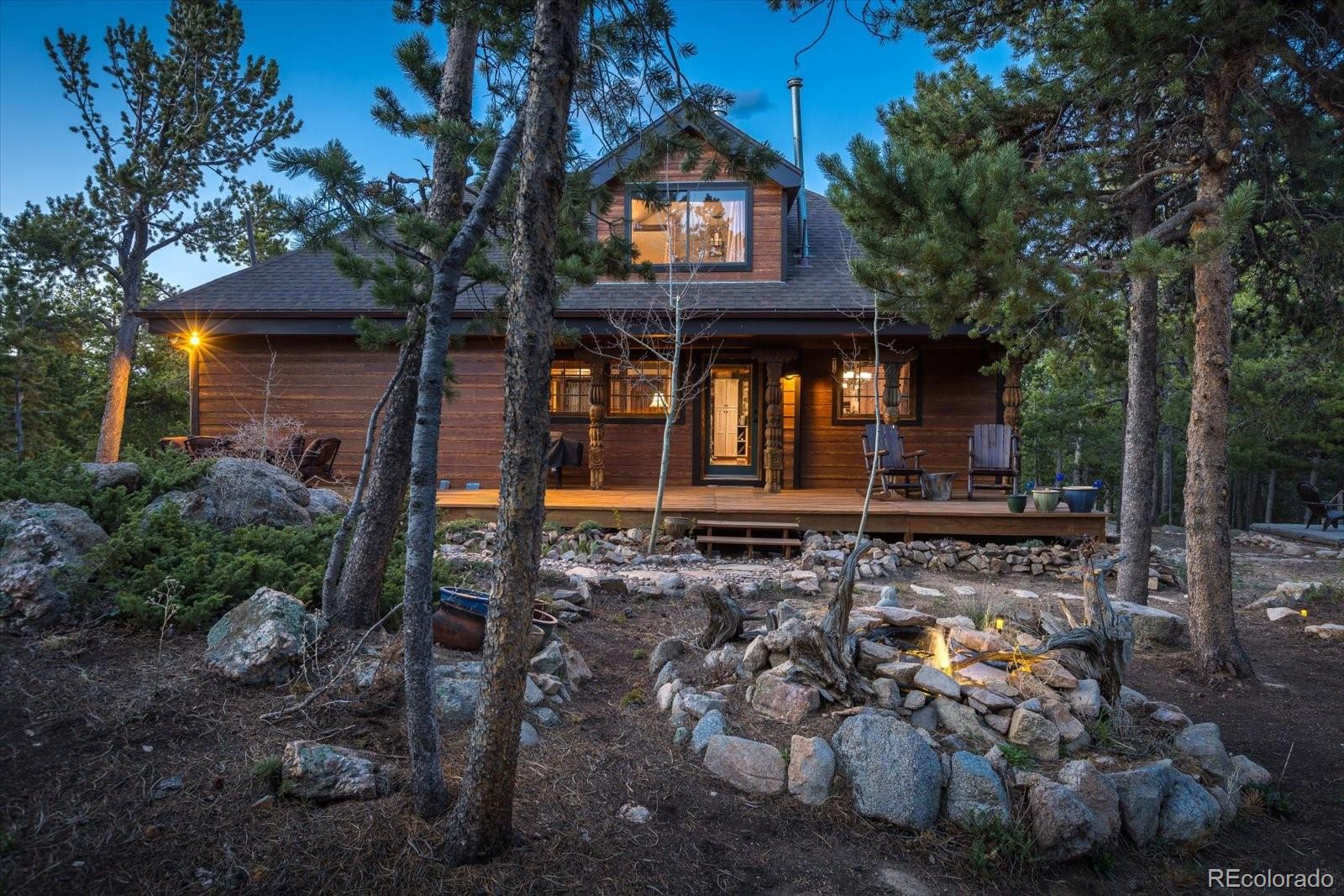 44  Linn Lane, golden MLS: 1936180 Beds: 3 Baths: 4 Price: $799,000