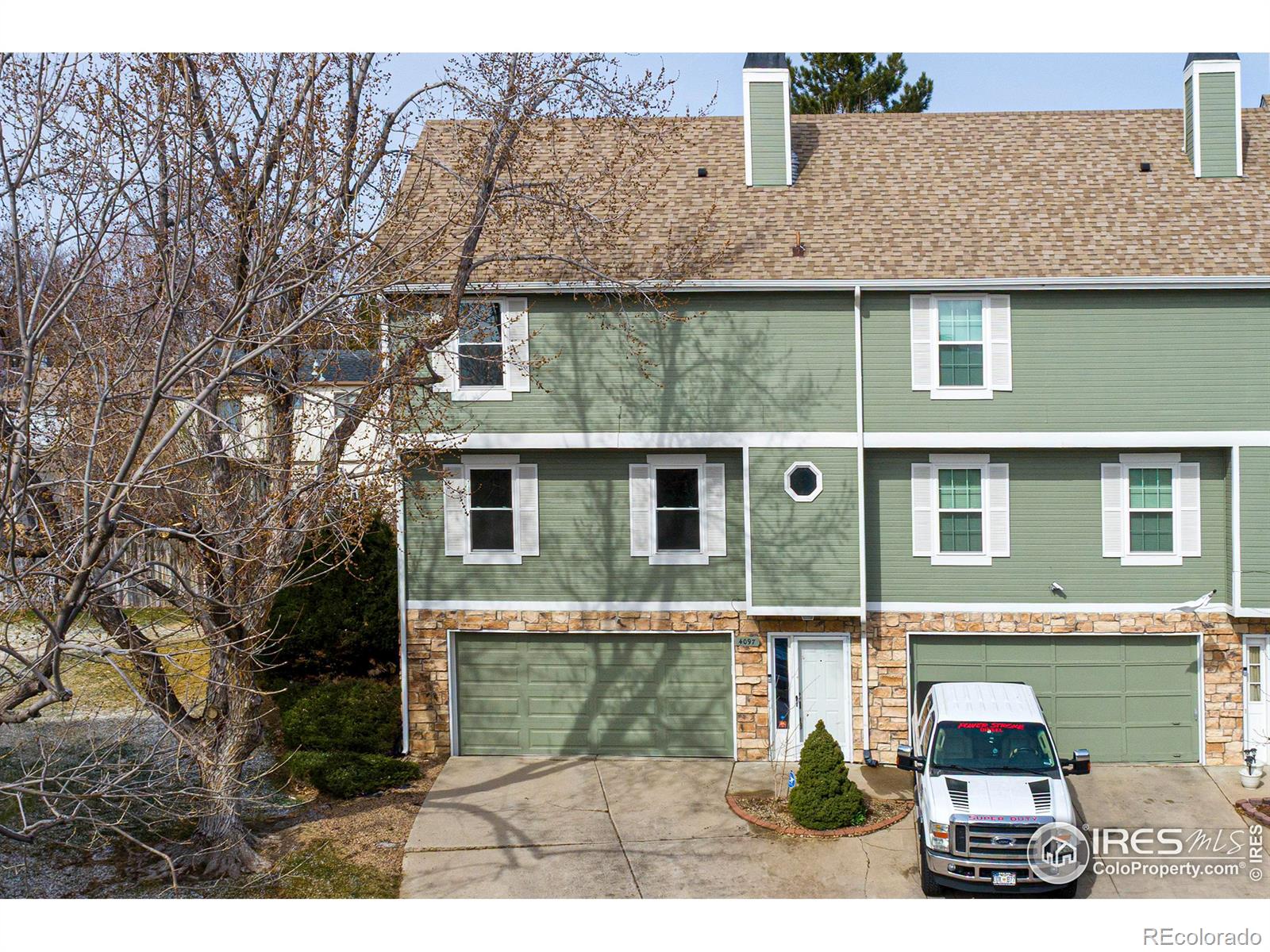 4097 S Richfield Way, aurora MLS: 4567891029338 Beds: 3 Baths: 3 Price: $384,000