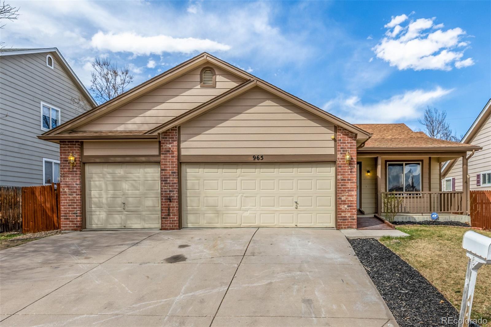 965 W 96th Avenue, thornton MLS: 7453558 Beds: 4 Baths: 3 Price: $549,900