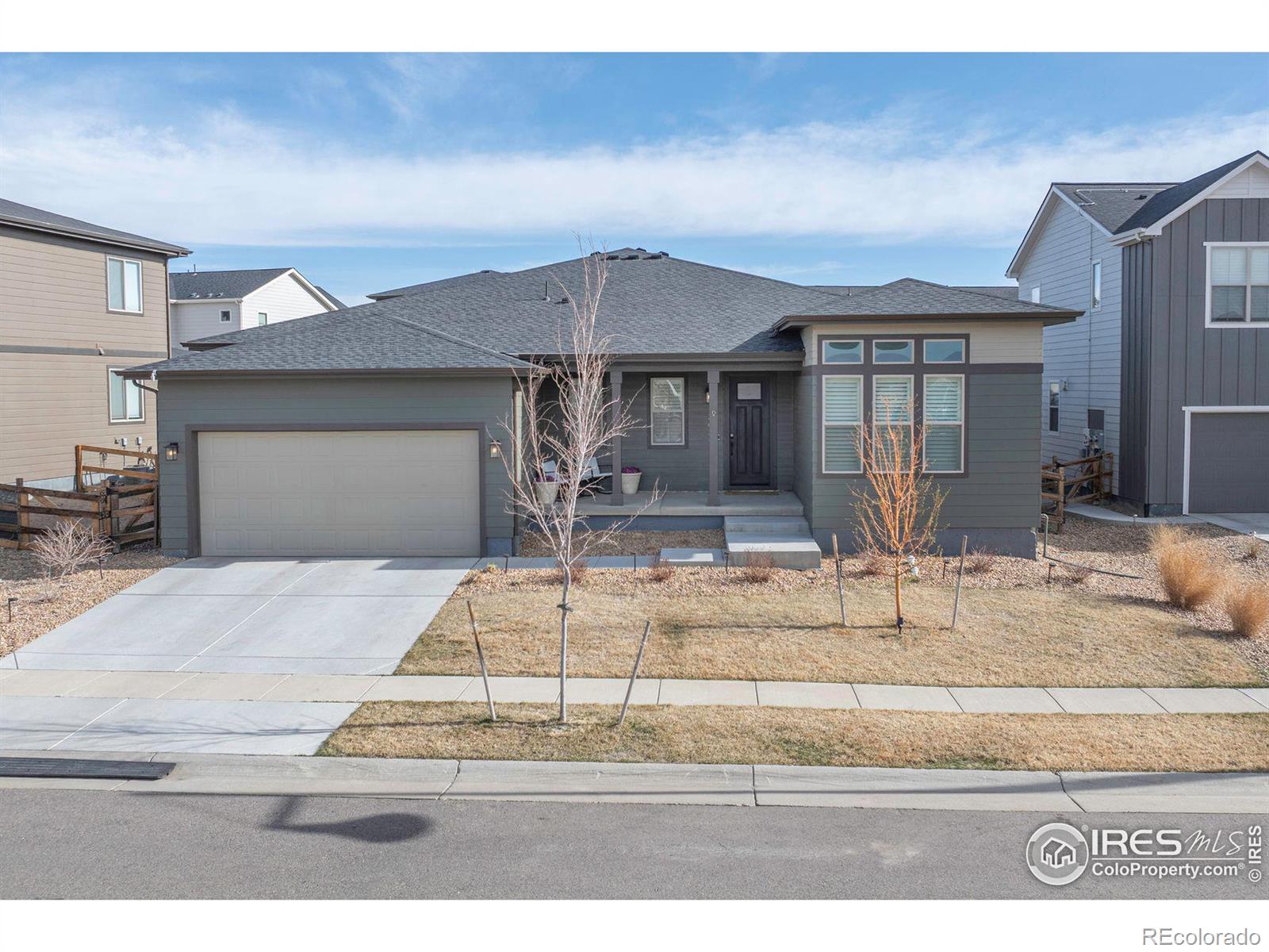 12628  Bayshore Street, firestone MLS: 4567891029397 Beds: 4 Baths: 4 Price: $795,000