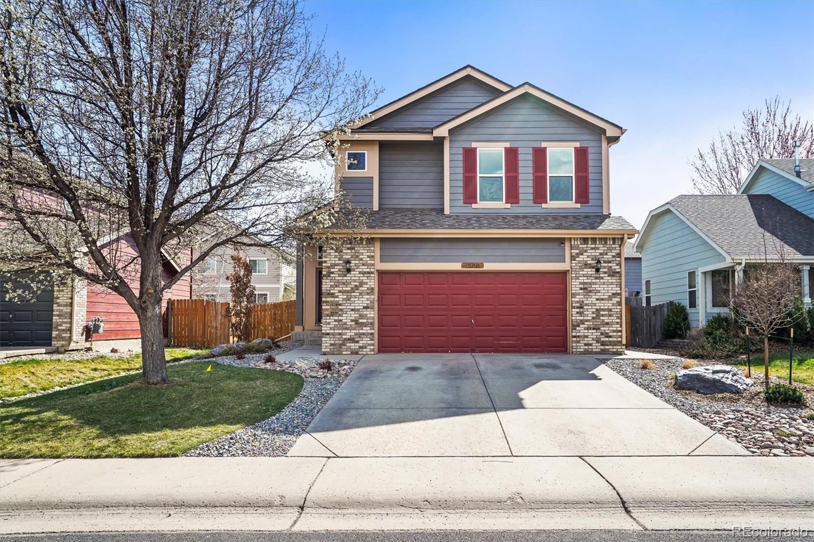 6190  Sparrow Avenue, firestone MLS: 6675585 Beds: 4 Baths: 4 Price: $520,000