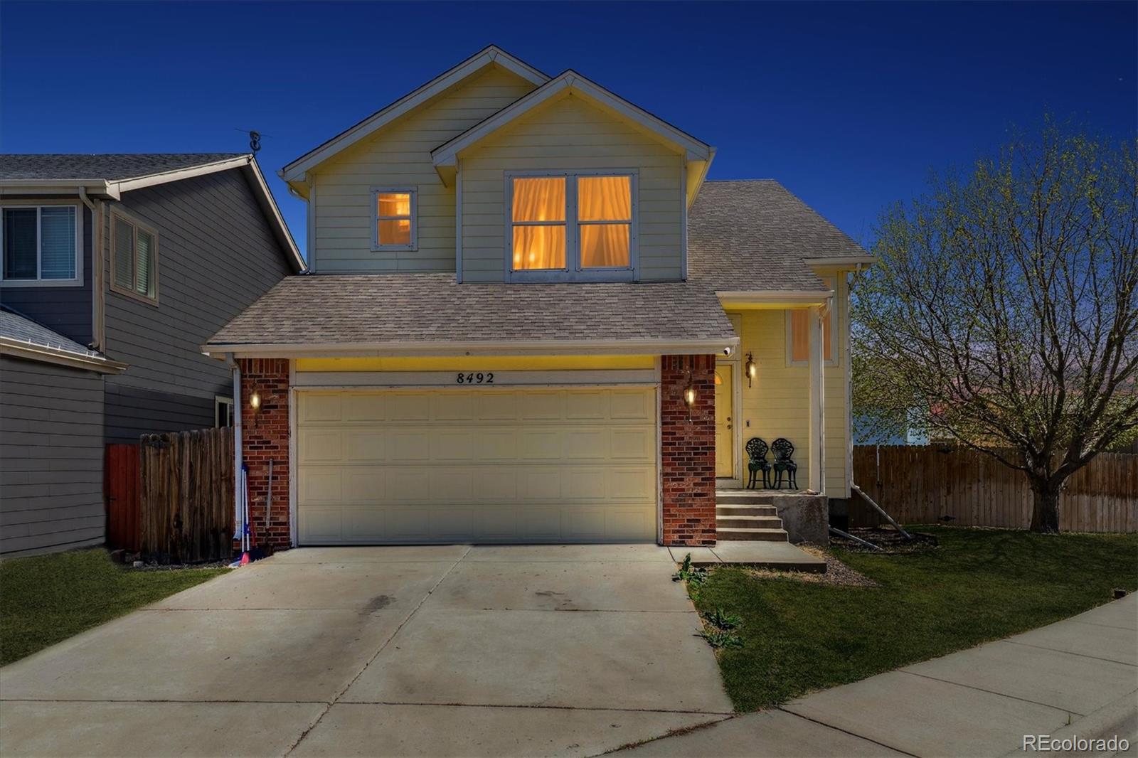 8492  Tejon Way, denver MLS: 9077448 Beds: 3 Baths: 3 Price: $409,900