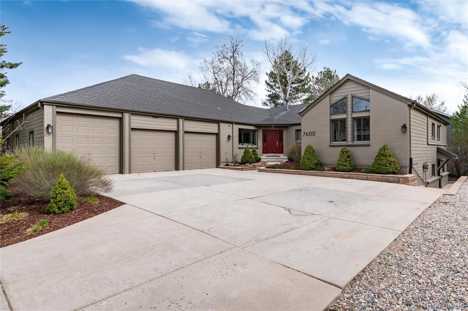 7600 S Lost Ranger Peak , littleton MLS: 3600718 Beds: 6 Baths: 4 Price: $1,199,000
