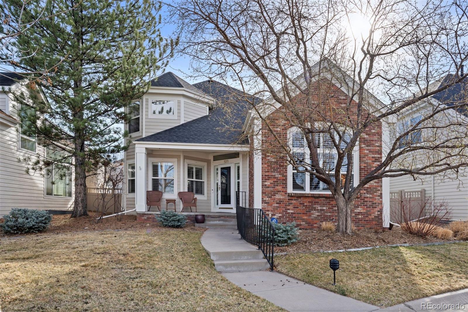 1011 s valentia street, Denver sold home. Closed on 2025-10-17 for $725,000.