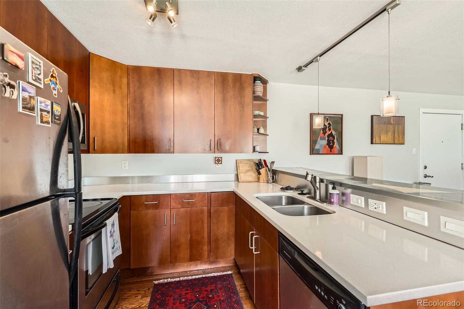 Capitol Denver Condo / Townhome | MLS #: 5843814500 E 11th Avenue 305, Denver Beds: 1 Baths: 1 Price: $249,000