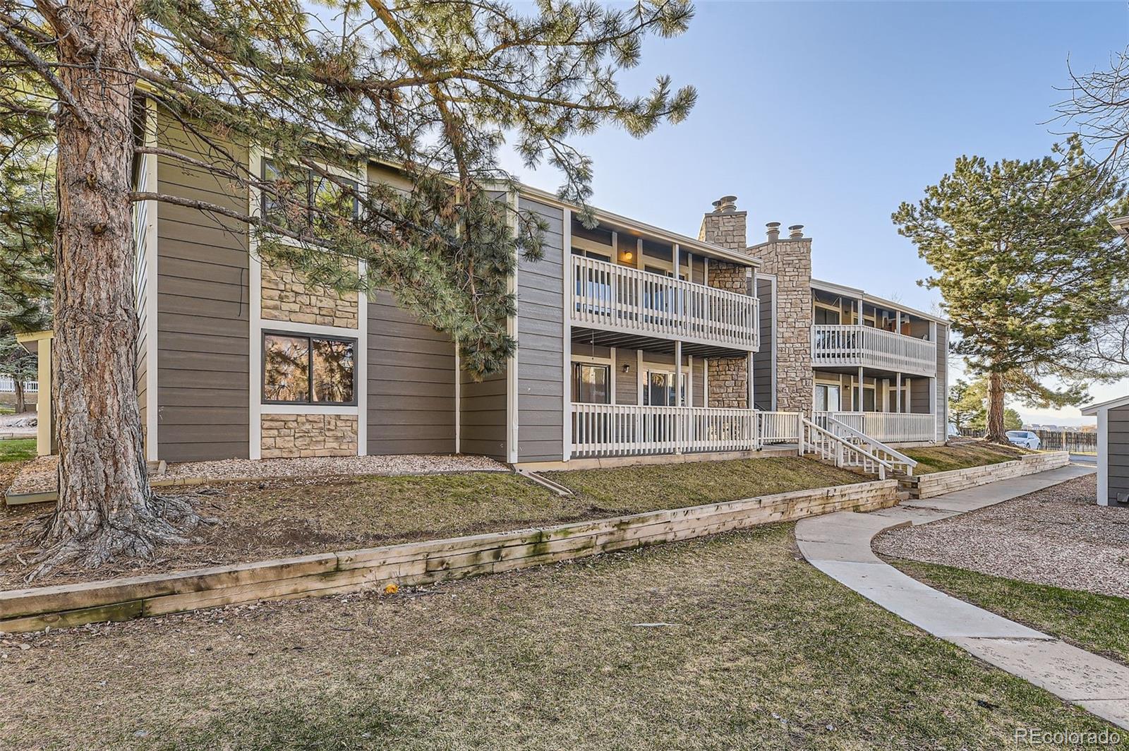 Robinwood Aurora Condo / Townhome | MLS #: 522220118043 E Ohio Avenue 202, Aurora Beds: 3 Baths: 2 Price: $249,995