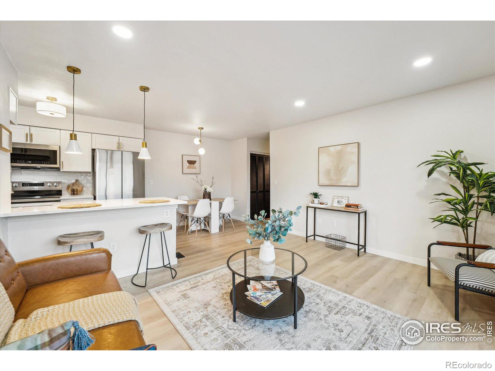 3225 S Garrison Street, lakewood MLS: 4567891029646 Beds: 2 Baths: 1 Price: $304,900