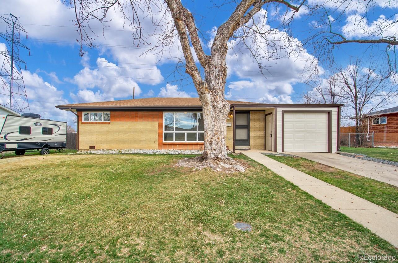 40 S Fenton Street, lakewood MLS: 4343225 Beds: 3 Baths: 1 Price: $444,000