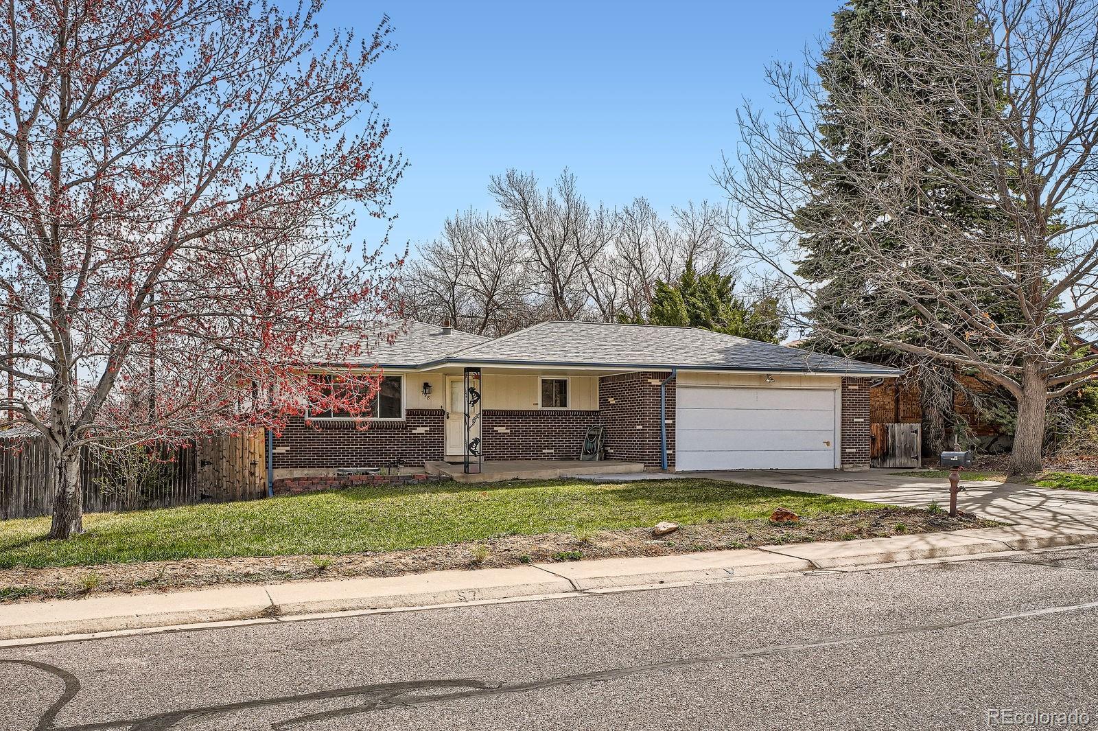 798  Xenophon Street, lakewood MLS: 3778924 Beds: 4 Baths: 2 Price: $579,900