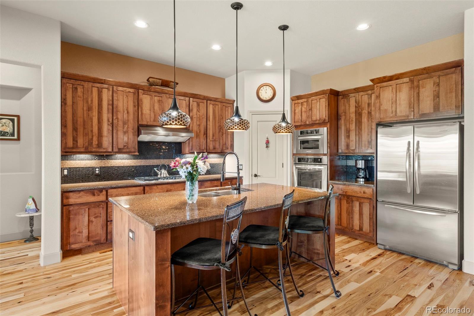 2714  Calmante Place, superior MLS: 4491963 Beds: 3 Baths: 3 Price: $1,125,000