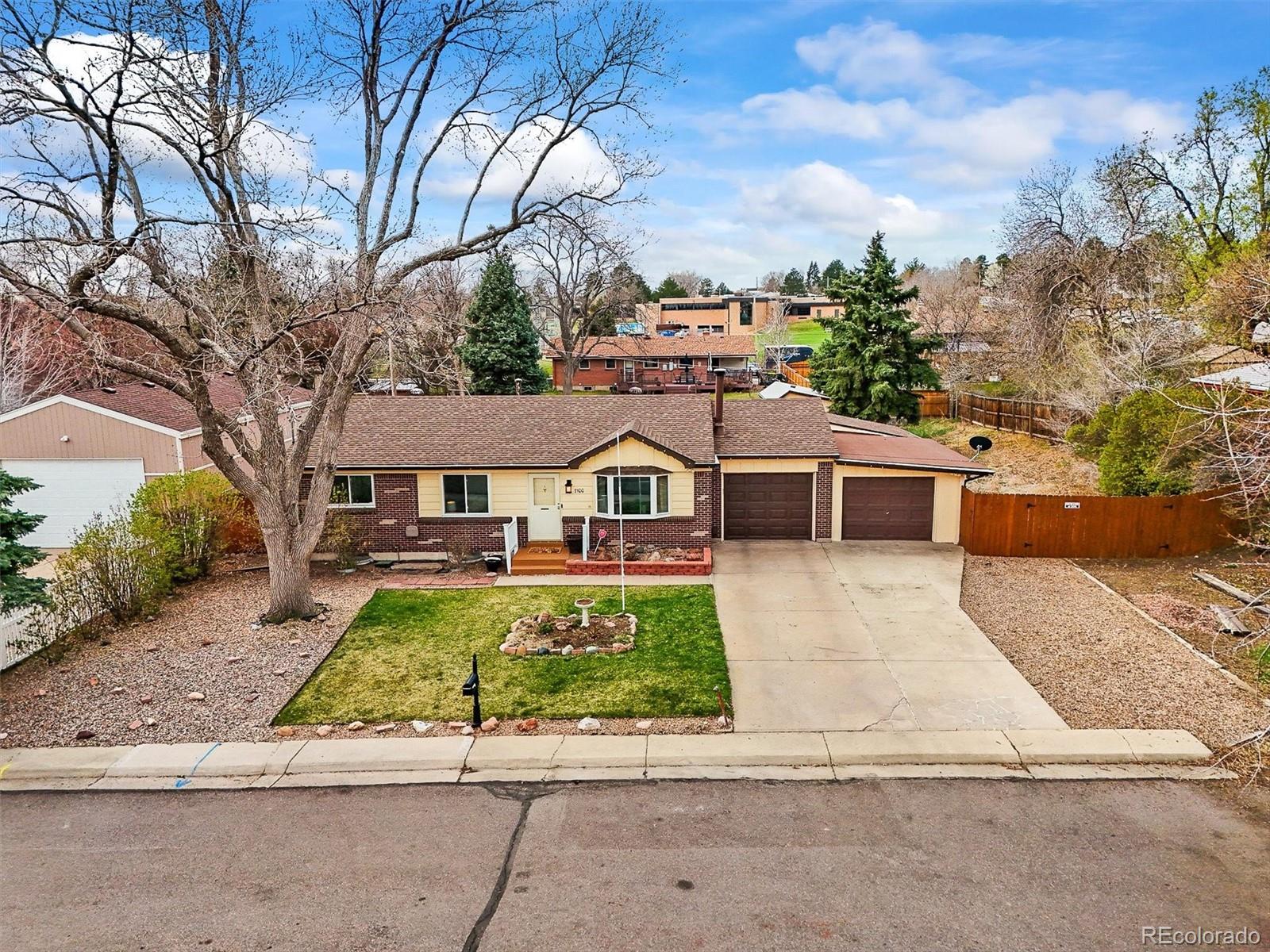 7100 w ellsworth place, lakewood sold home. Closed on 2025-05-09 for $610,300.