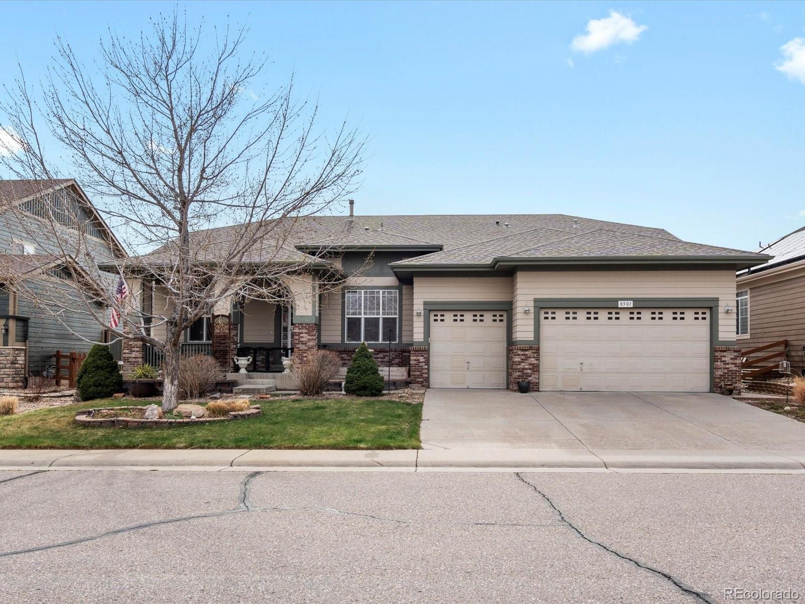 8501  Hackamore Road, littleton MLS: 3720207 Beds: 5 Baths: 4 Price: $925,000