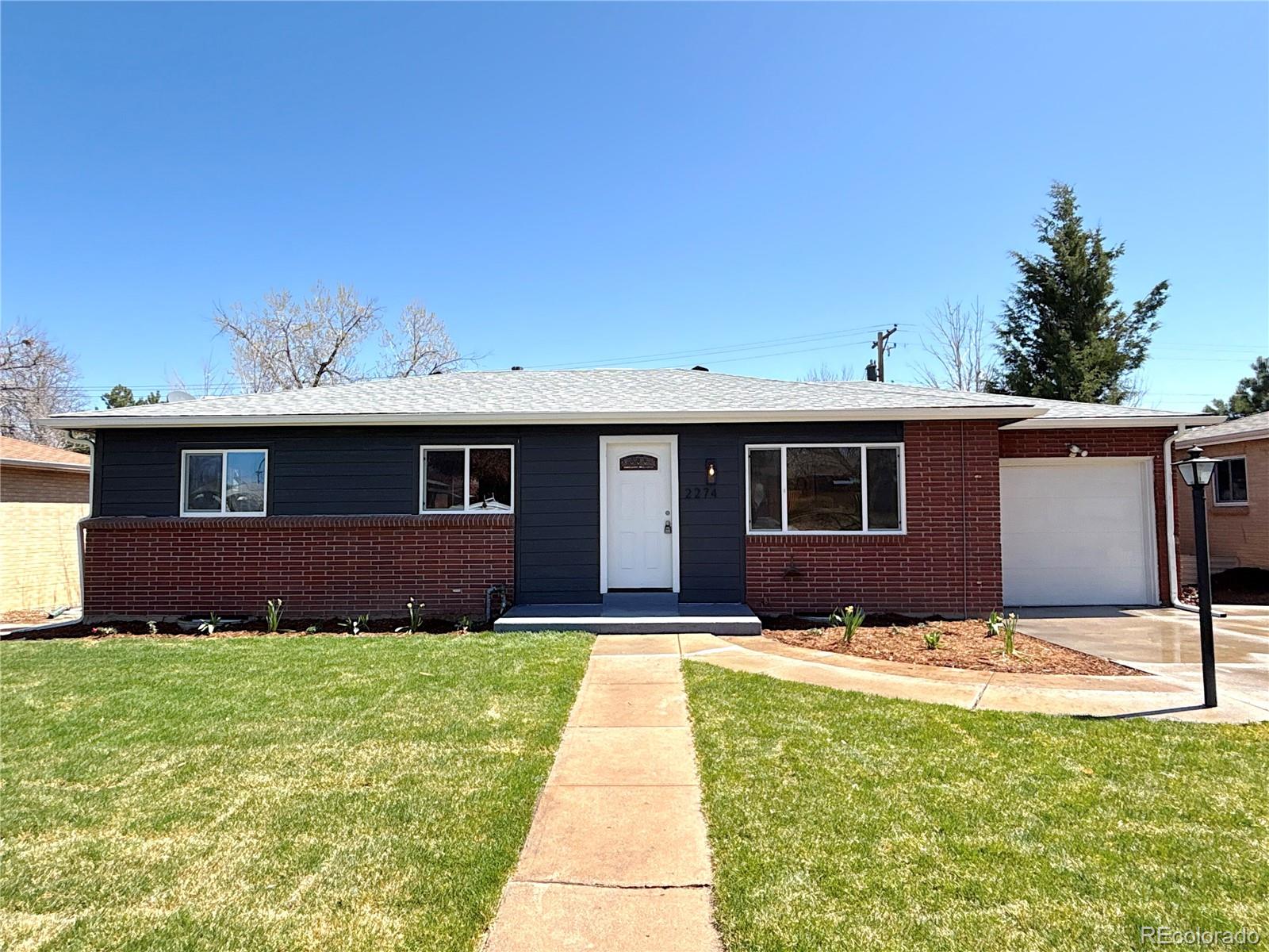 2274 S Newton Street, denver MLS: 6811979 Beds: 4 Baths: 2 Price: $600,000