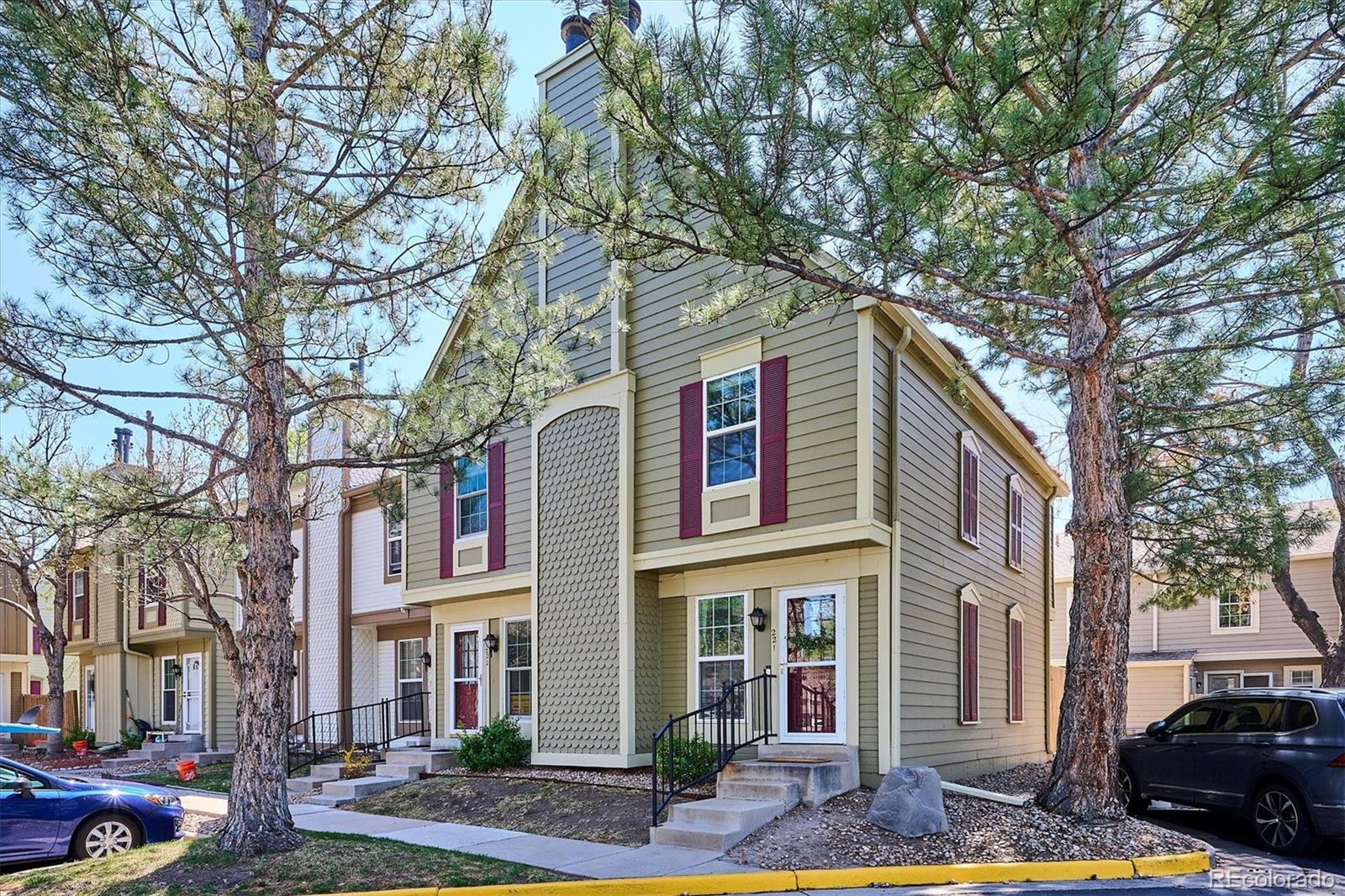 1811 S Quebec Way, denver MLS: 3381909 Beds: 2 Baths: 1 Price: $299,900