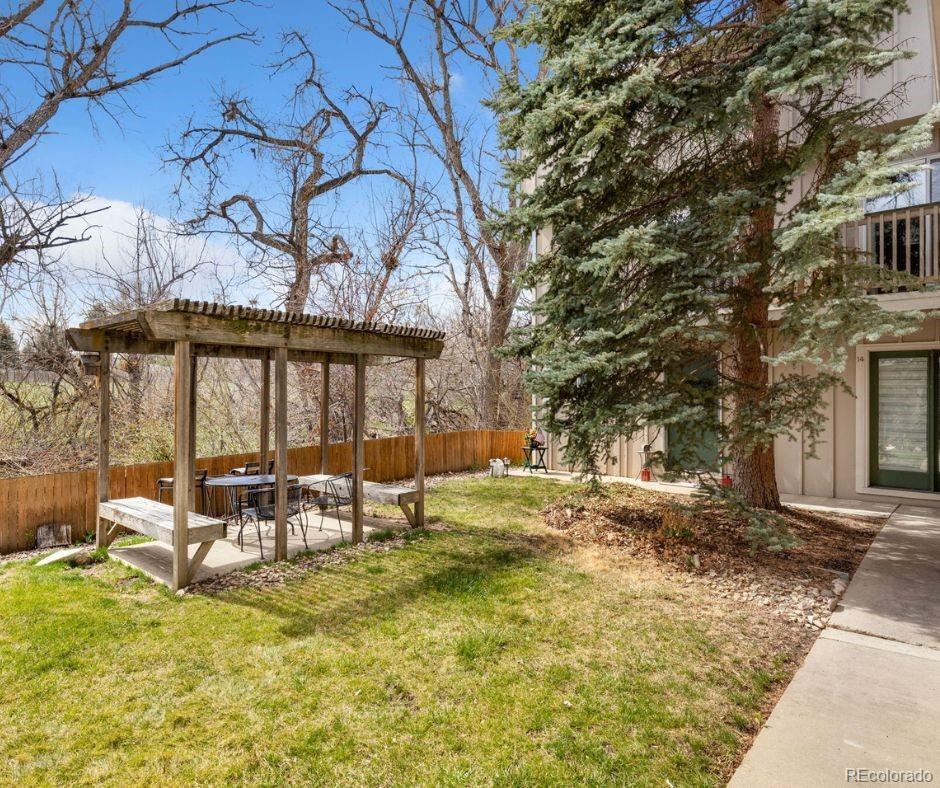 1607  Cottonwood Drive, louisville MLS: 9225804 Beds: 2 Baths: 1 Price: $330,000