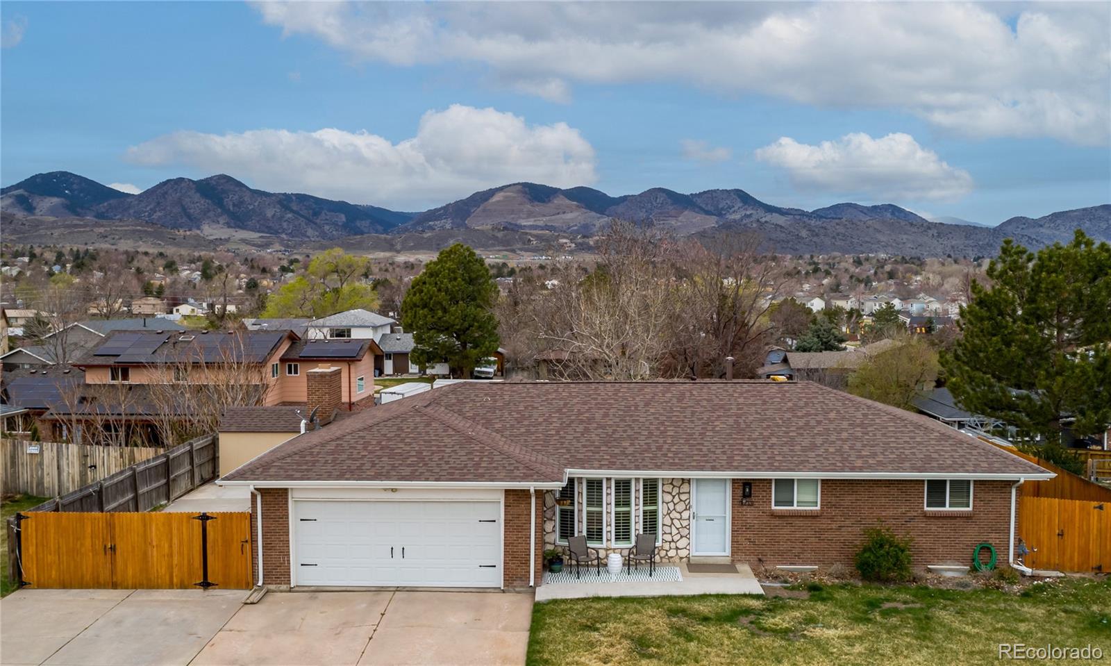 4713 S Robb Street, littleton MLS: 2362517 Beds: 4 Baths: 3 Price: $699,000