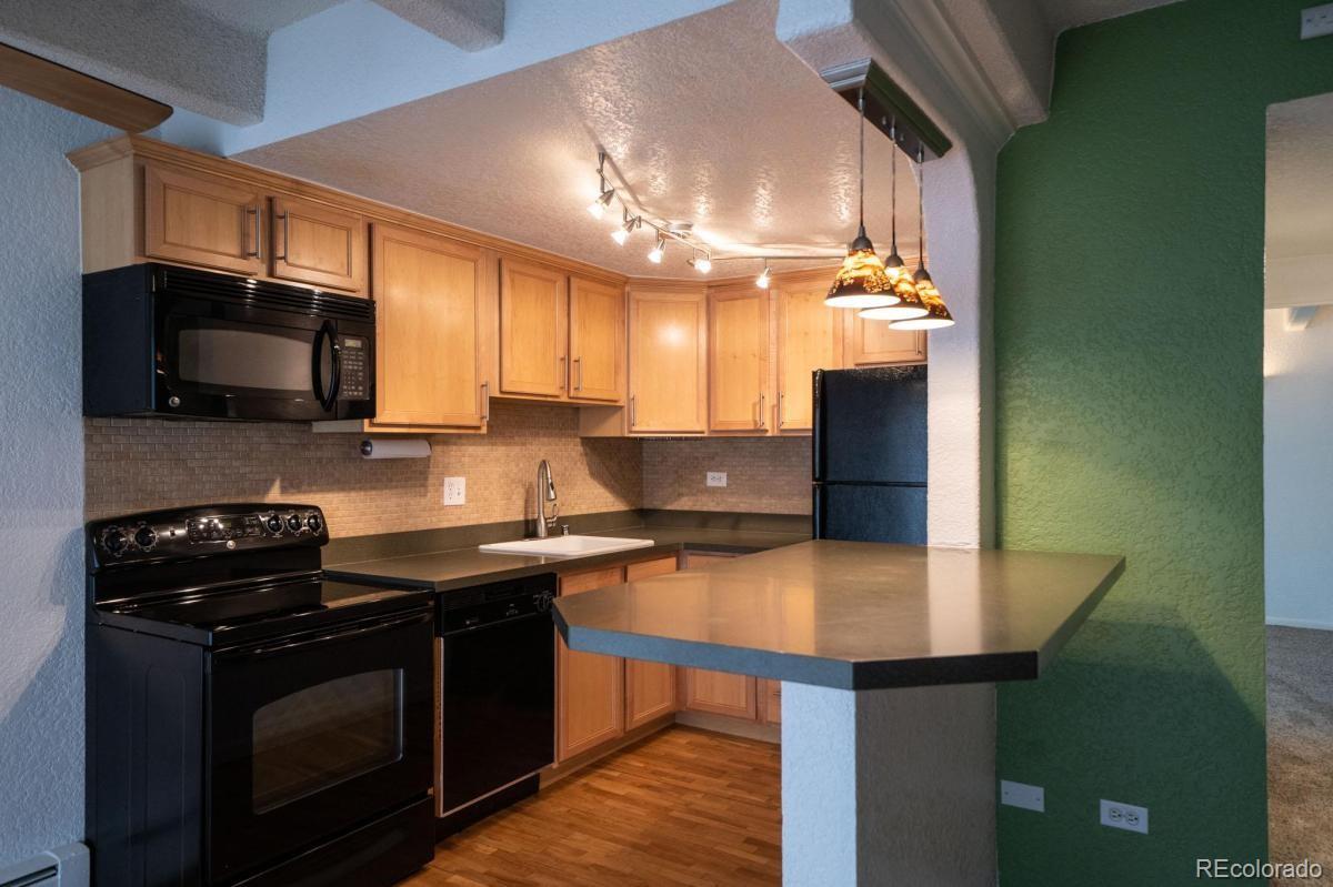 655 N Pearl Street 208, Denver  MLS: 9598168 Beds: 2 Baths: 1 Price: $259,000
