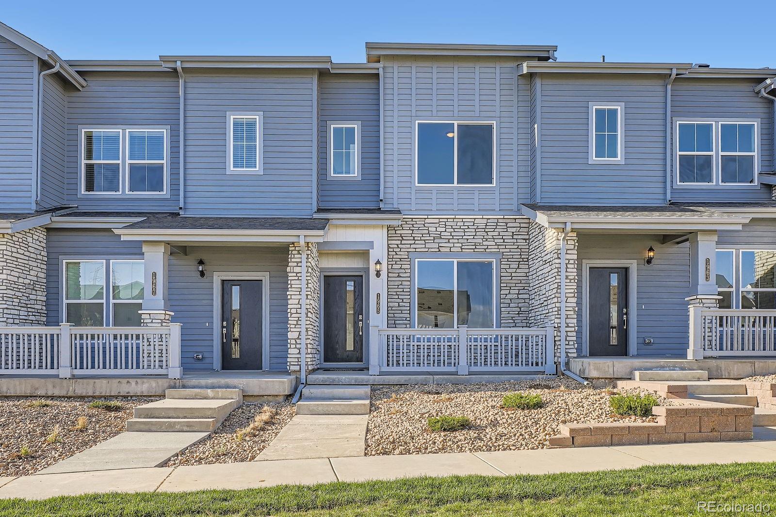 1965 S Haleyville Way , Aurora  MLS: 8024481 Beds: 2 Baths: 2 Price: $392,850