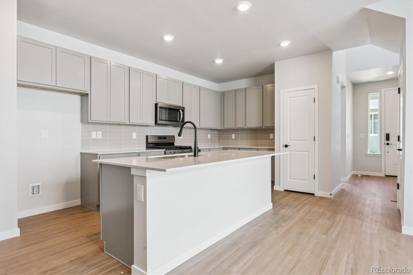 14123  Deertrack Lane, parker MLS: 4816538 Beds: 3 Baths: 3 Price: $614,990