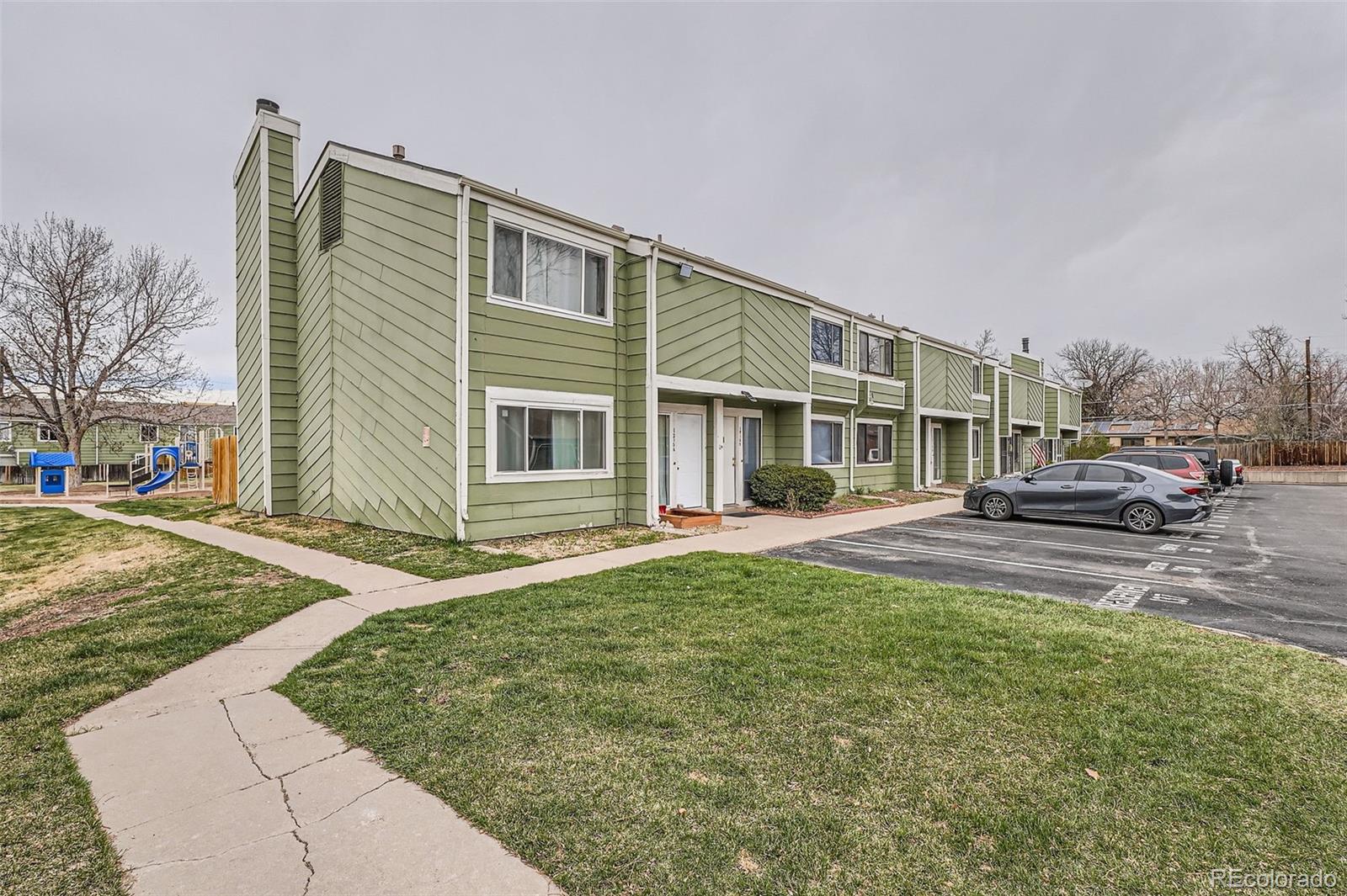 Buckingham Oaks Aurora Condo / Townhome | MLS #: 700631512148 E Kepner Place , Aurora Beds: 3 Baths: 2 Price: $239,900