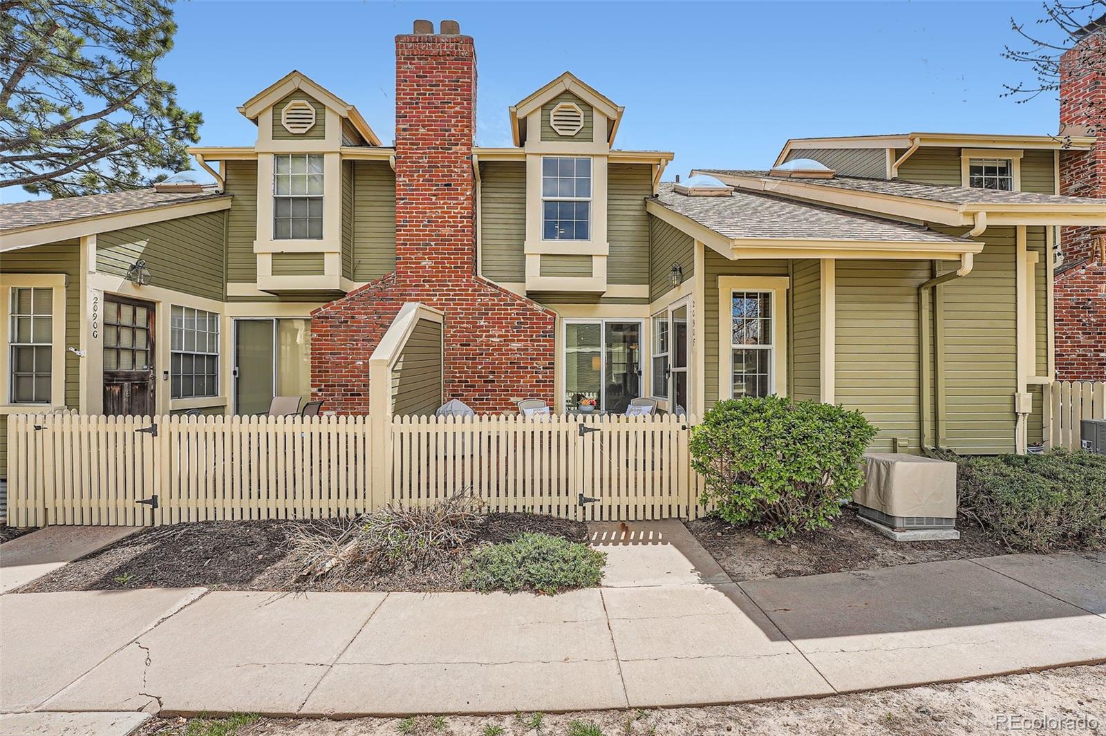2090 s hannibal way, Aurora sold home. Closed on 2025-07-03 for $300,000.