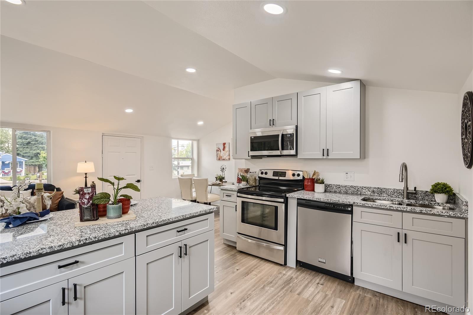 5300 S Windermere Street, littleton MLS: 8097320 Beds: 3 Baths: 2 Price: $499,999